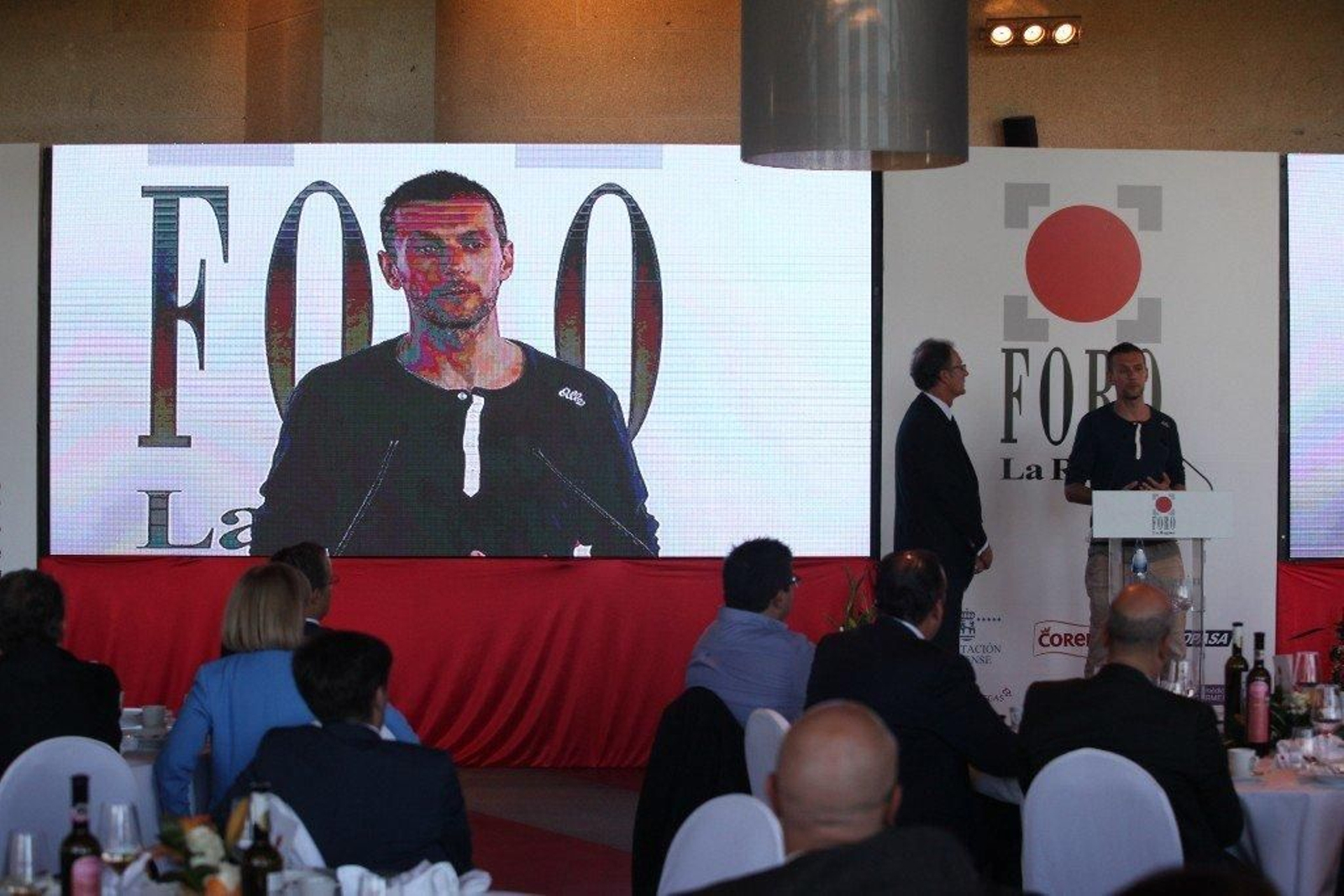 Karel de Beule, en el Foro La Región - 23