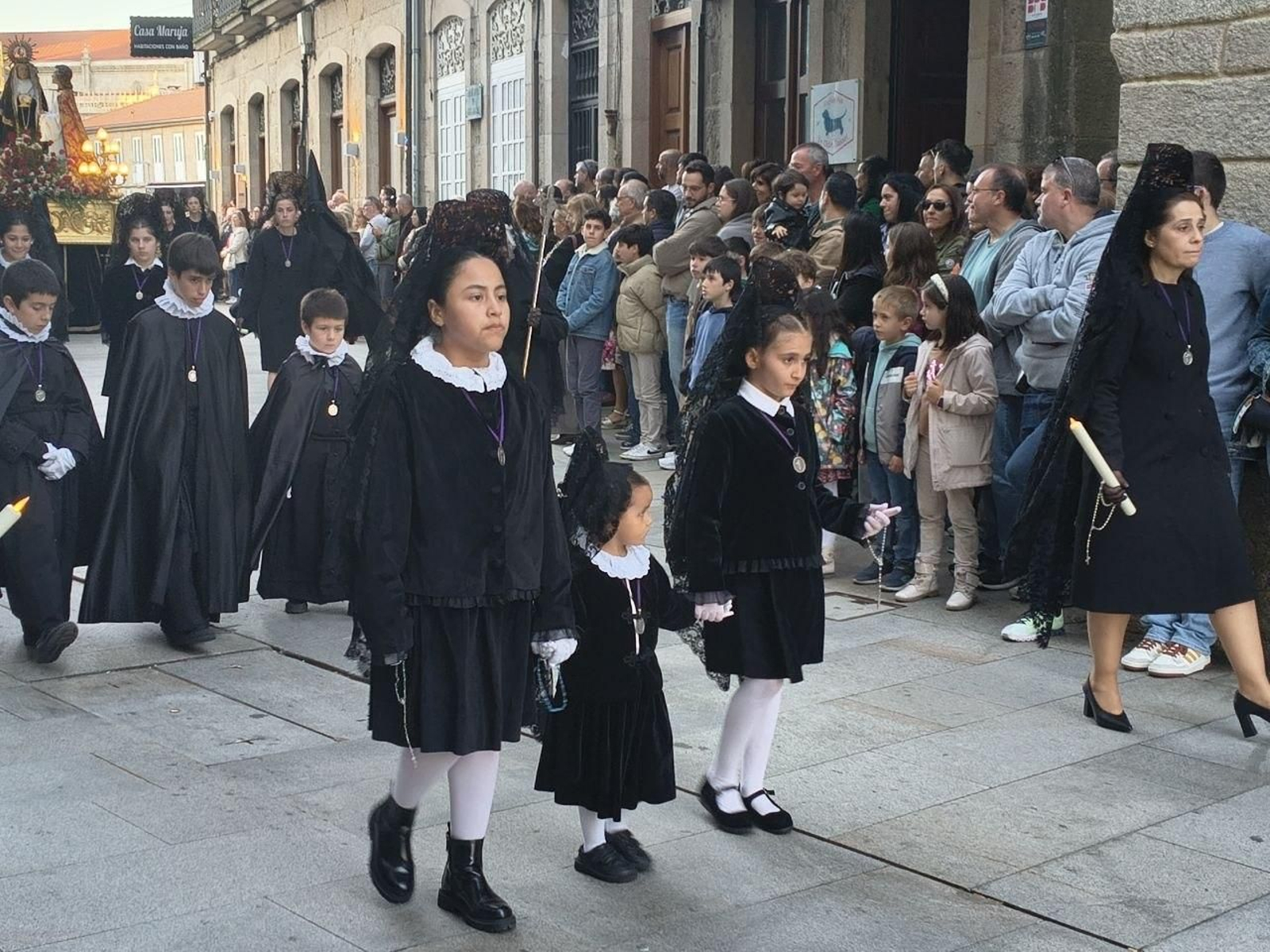 Galería | Emotiva procesión General del Santo Entierro en Pontevedra