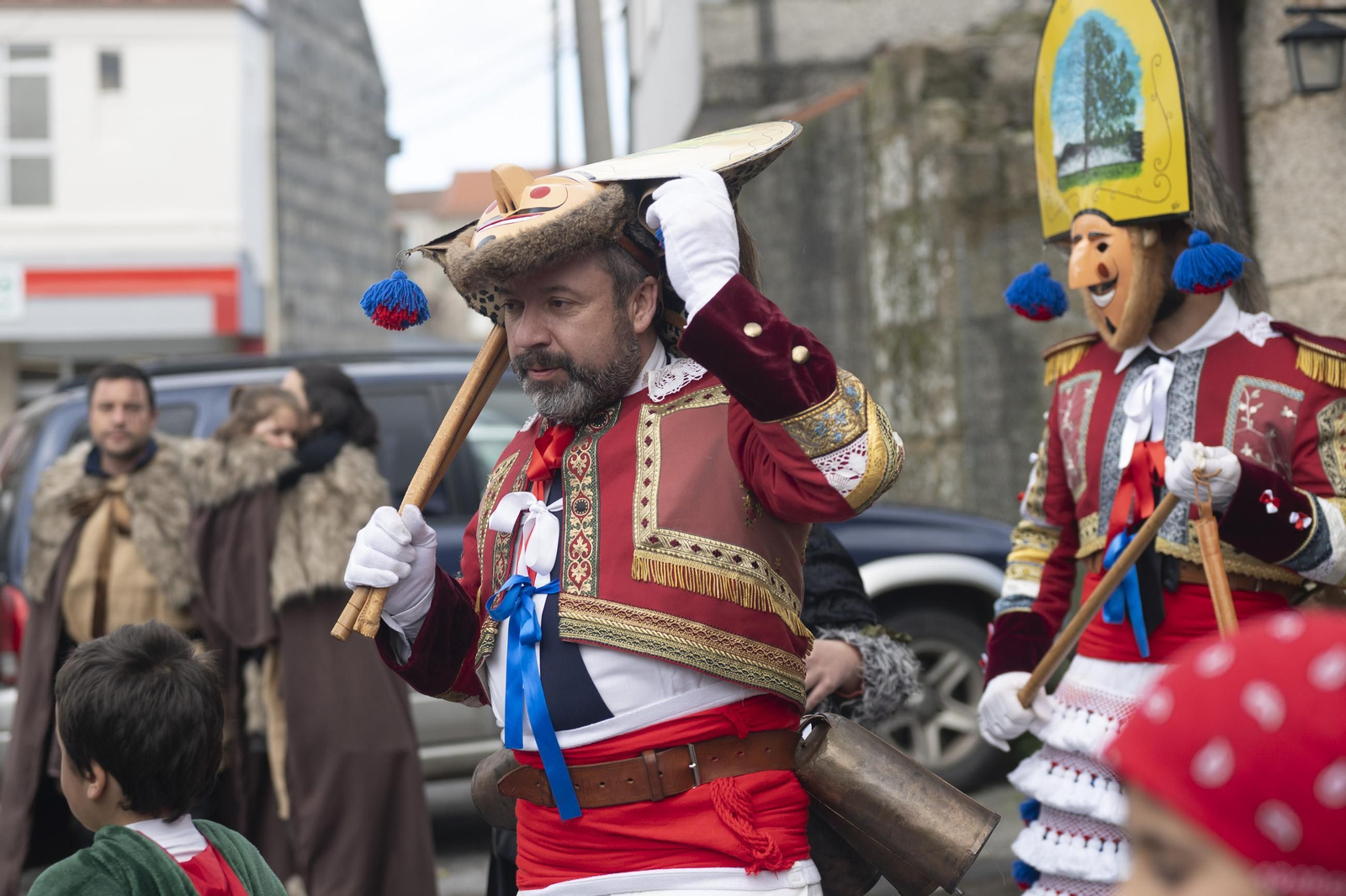 El Entroido de Cualedro desborda tradición, en fotos