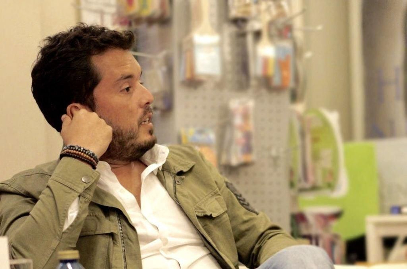 Diego Giráldez edita con Galaxía su primera novela 'Hotel para coleccionistas discretos'.