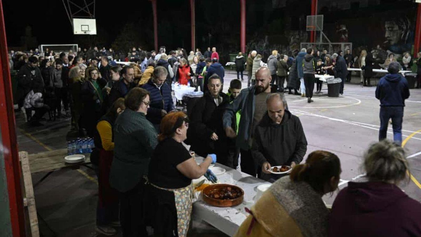 Cola para degustar castañas en Ribadavia.