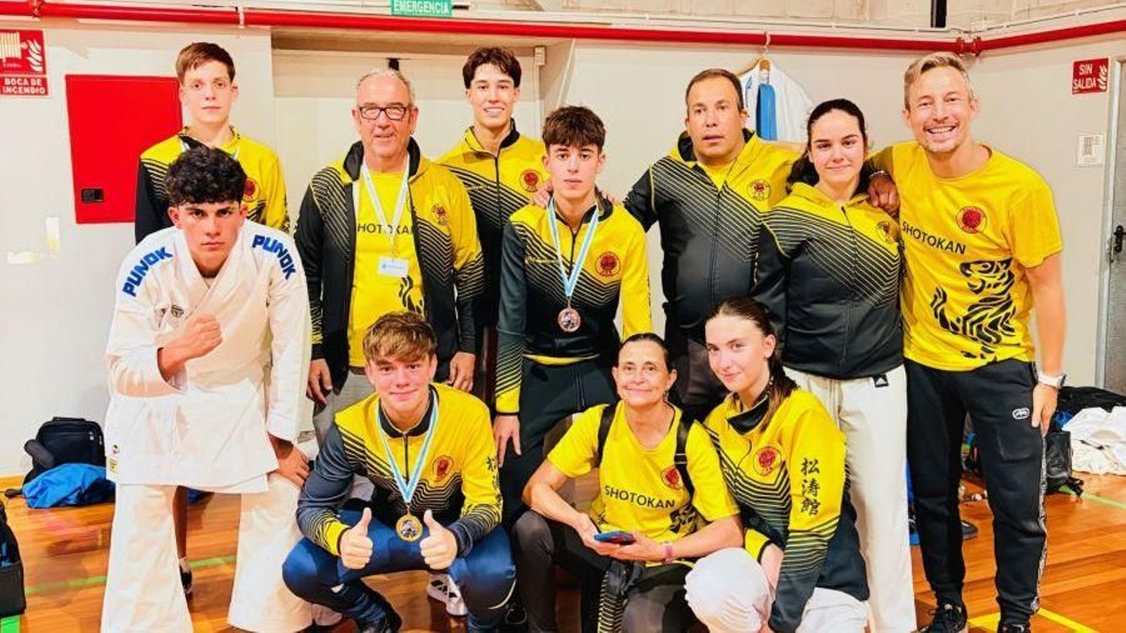 Los representantes del Kárate Club Maceda en el Gallego disputado en Ferrol.