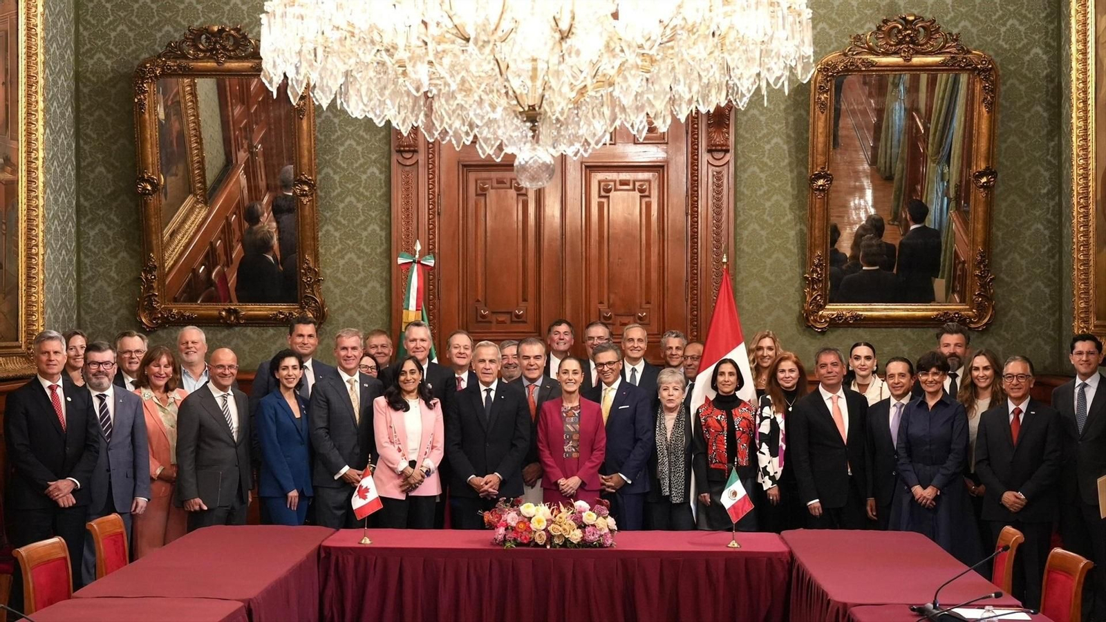 La presidenta mexicana y el primer ministro canadiense durante una reciente visita de este a México
