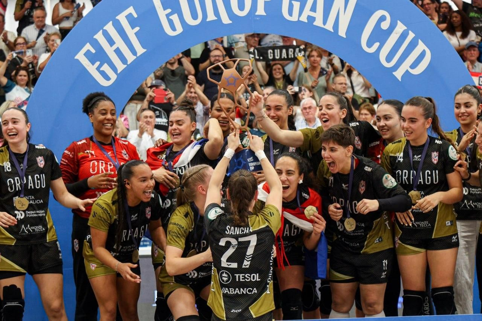 Galería | El Guardés celebra un título para el recuerdo