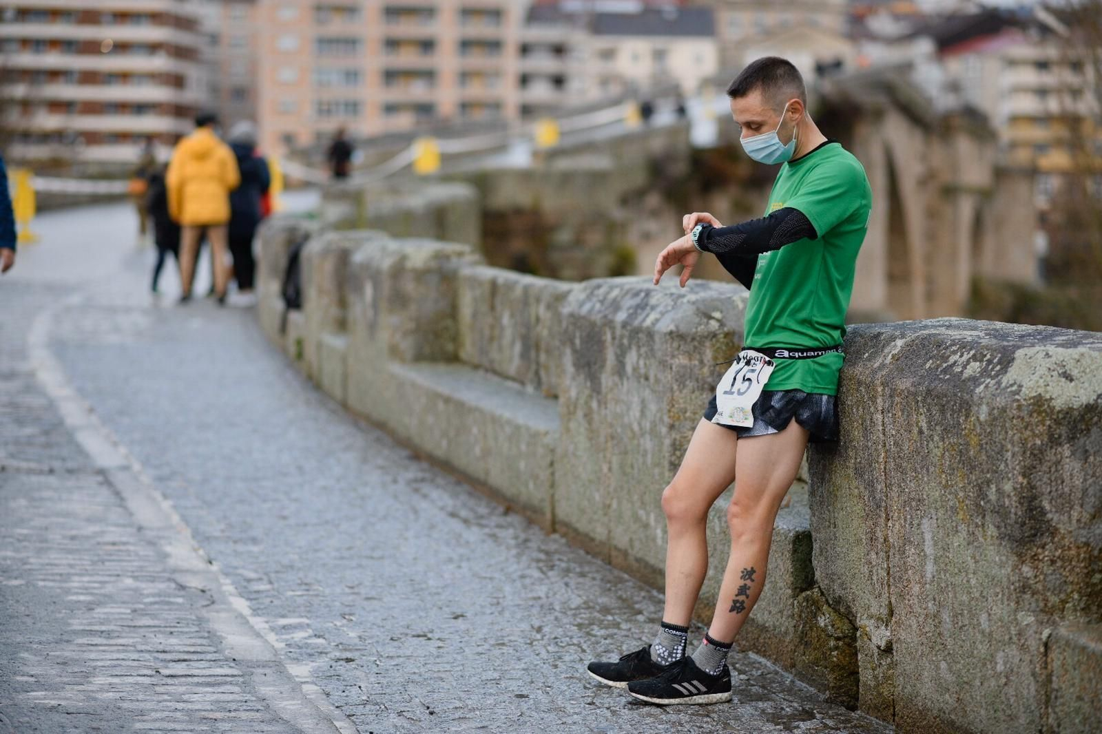 Los ourensanos despidieron el año corriendo (XESÚS FARIÑAS)