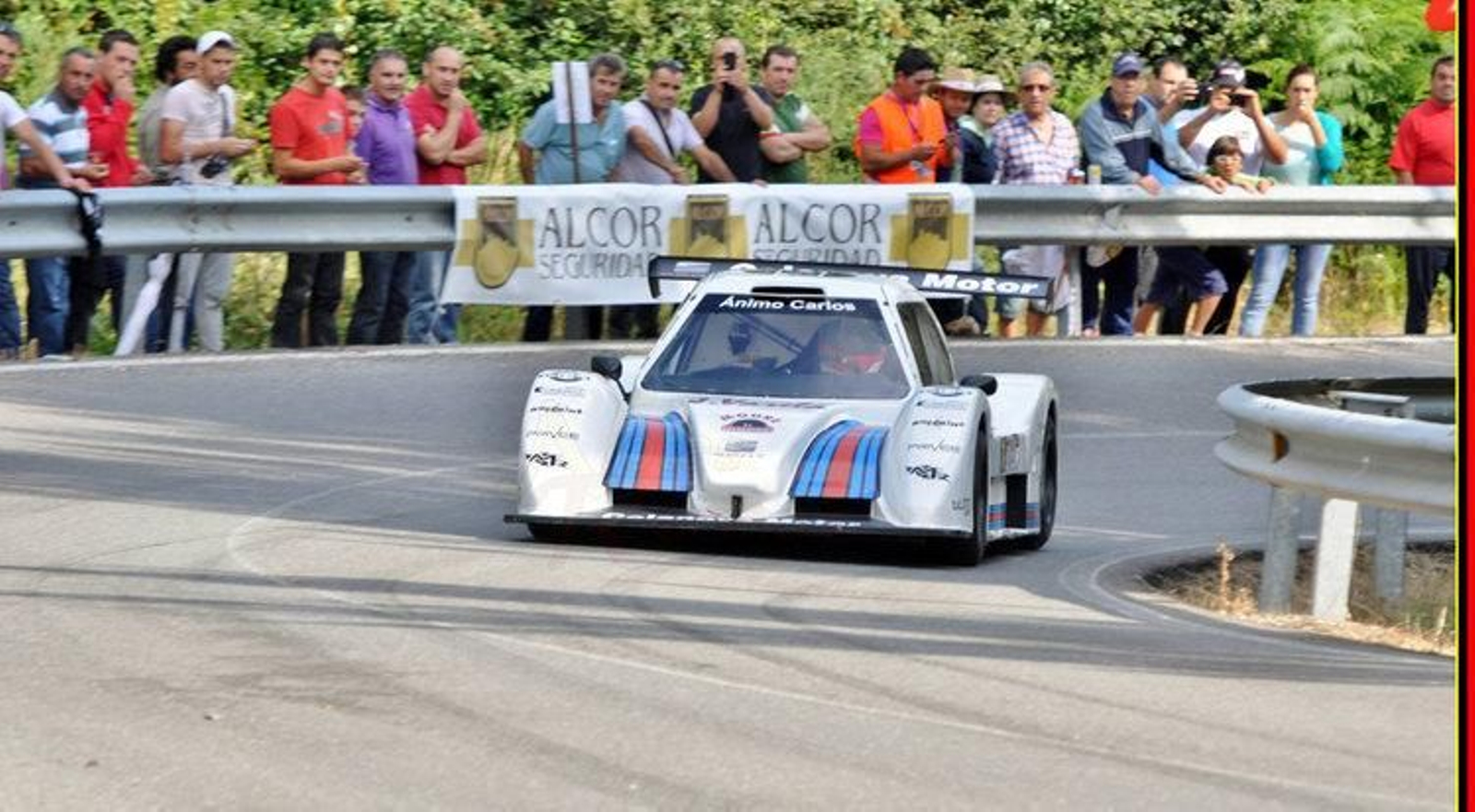 Uno de los vehículos, en la prueba de A Pontenova