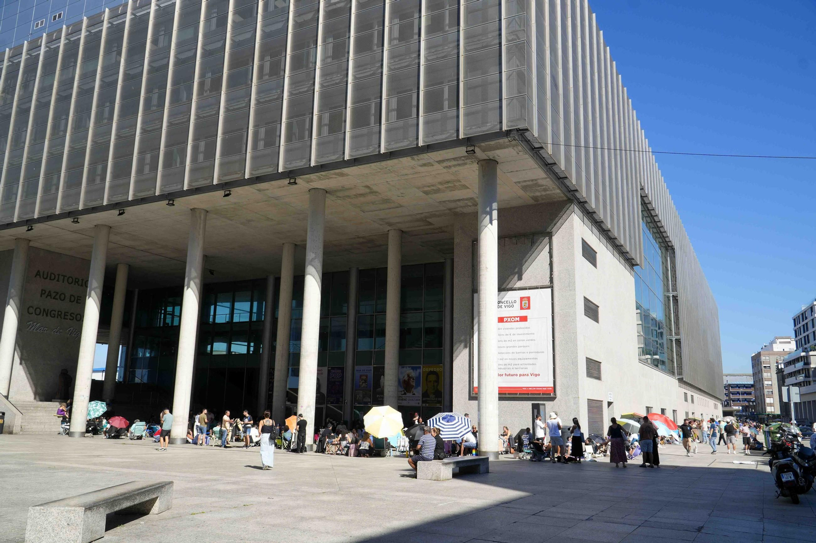 Galería | Infinitas colas por una entrada para Arde Bogatá en Vigo
