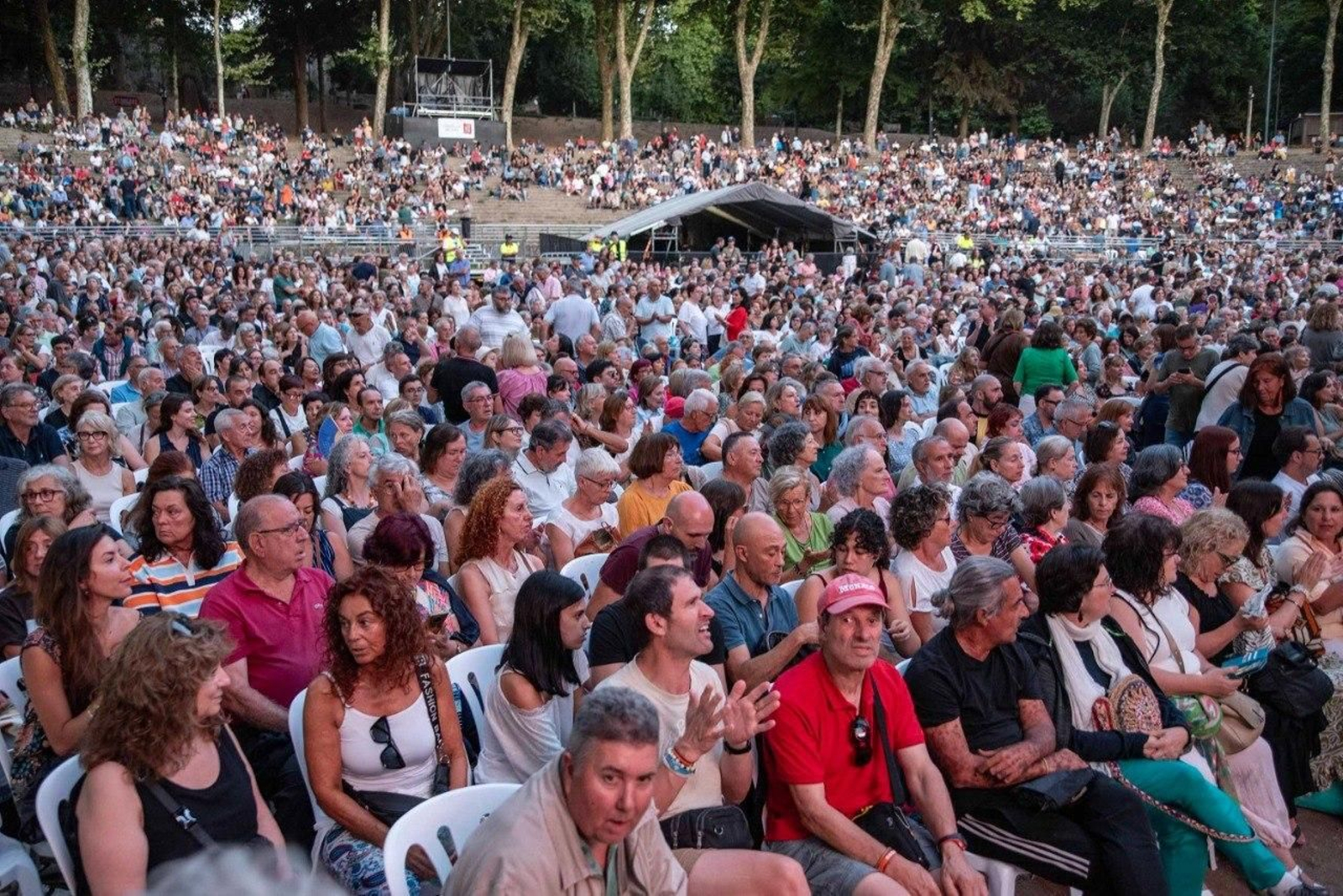 Galería | Castrelos se viste de gala para la ópera 'Nabucco'