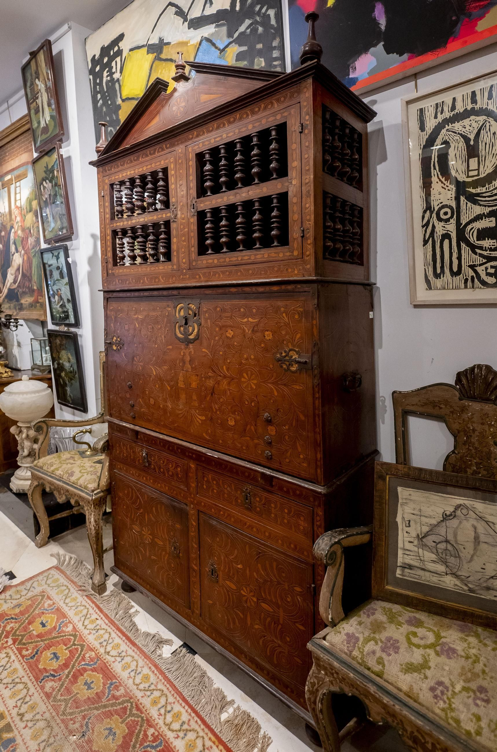 Galería | Los 700 lotes de objetos retirados por los Franco del Pazo de Meirás que salen a subasta