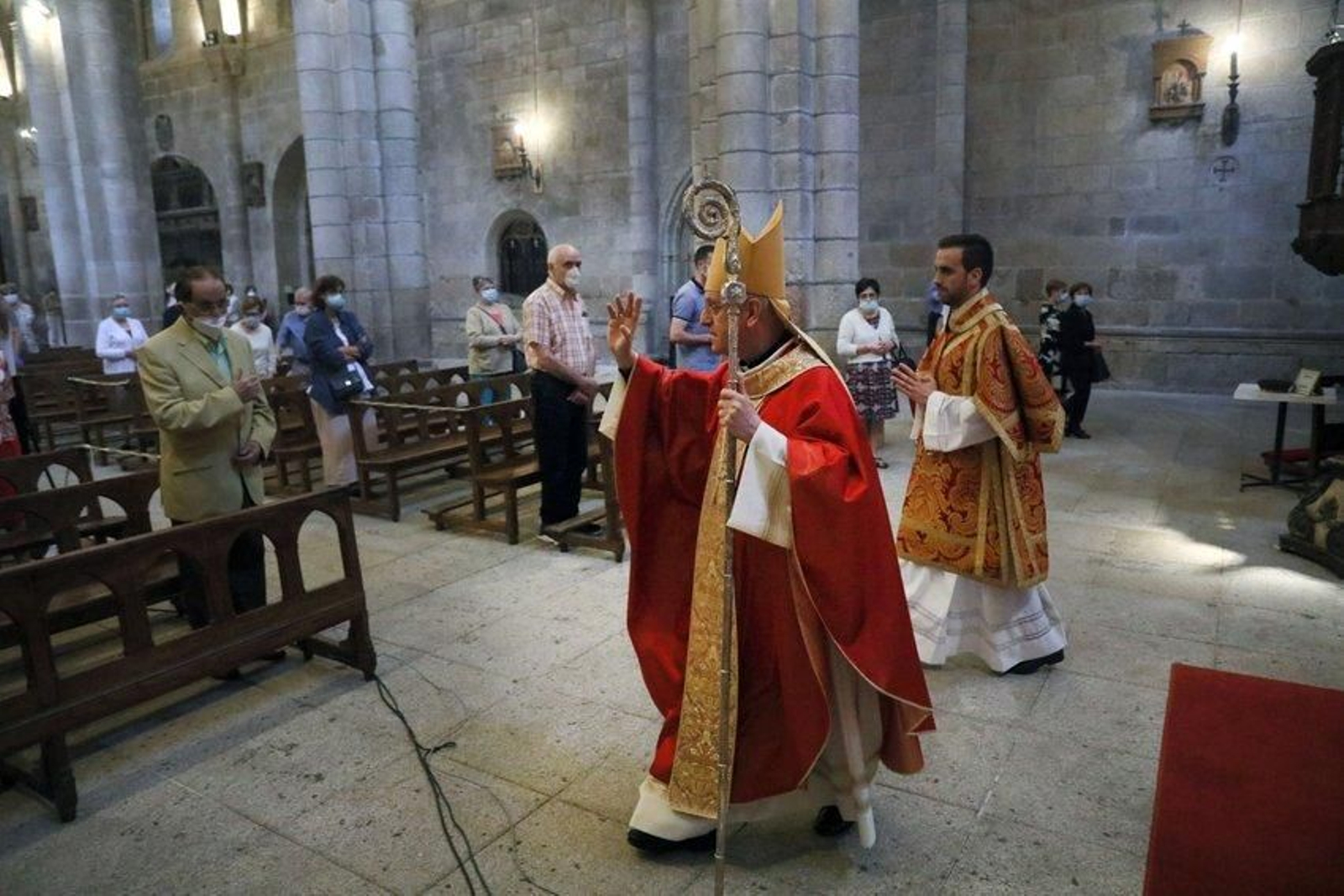 Historias del Coronavirus. Hostelería, misa de 12 en la Catedral. José Paz