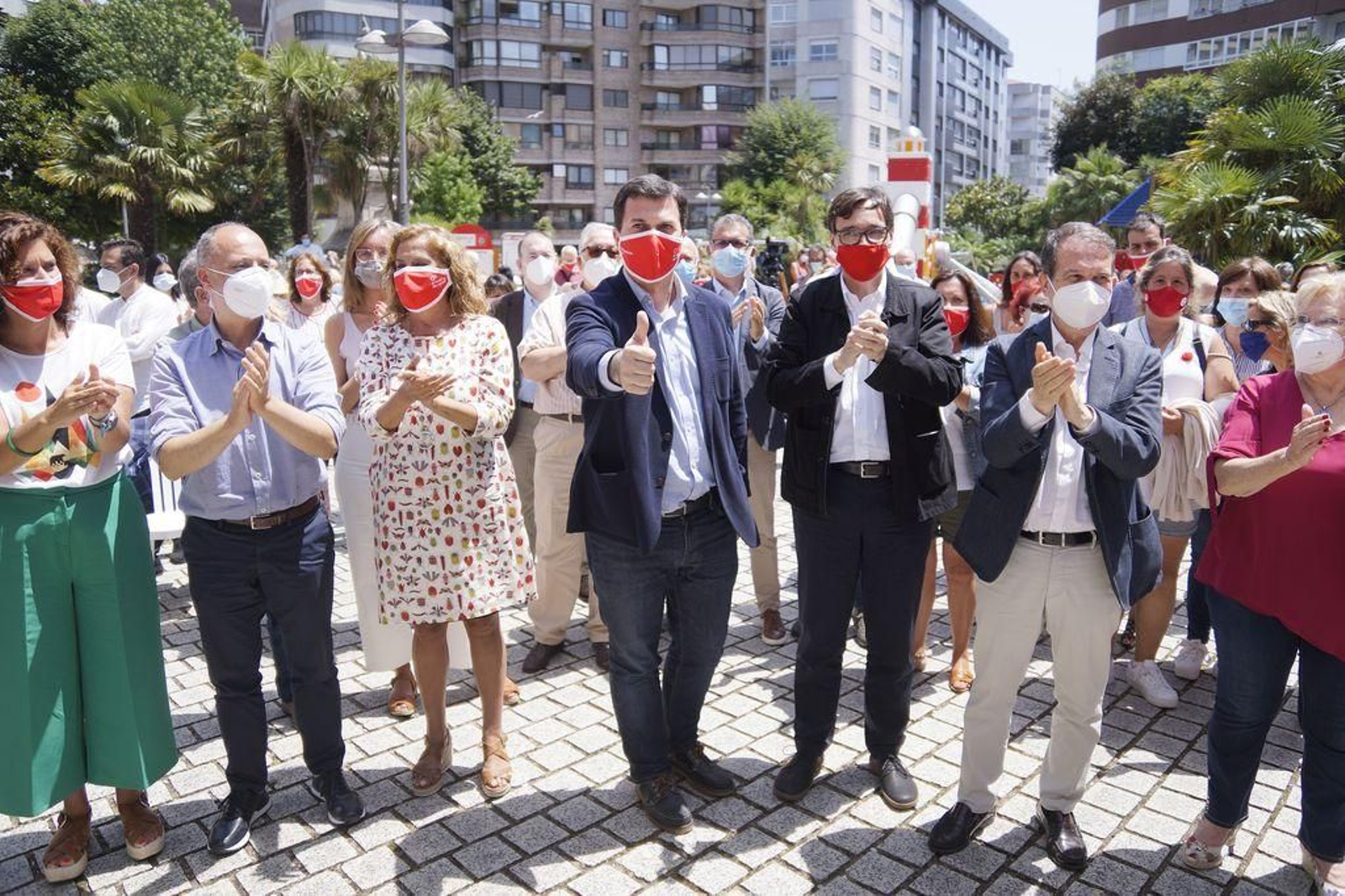 Noelia Otero, Leticia Gallego, Regades, Silva, Gonzalo Caballero, Salvador Illa, Abel Caballero e Isaura Abelairas.