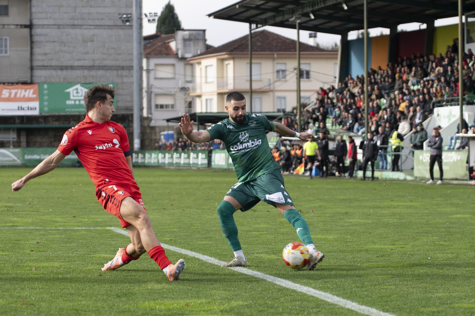 Galería | Espiñedo tiene su regalo adelantado de Navidad con la victoria del CD Arenteiro
