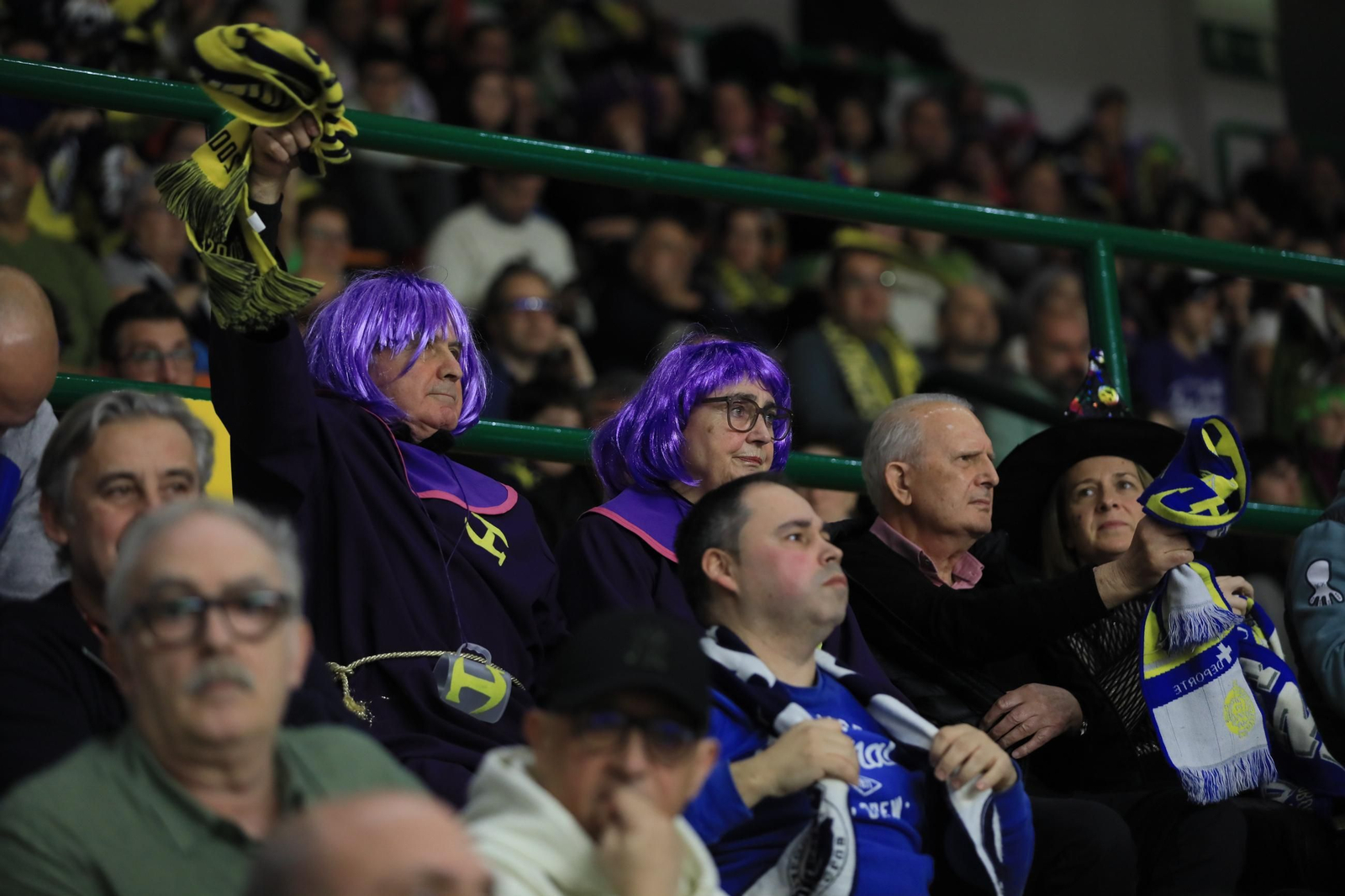 Galería | El Pazo disfruta de un sábado de baloncesto y Entroido