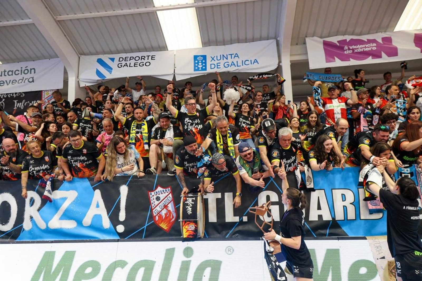 Galería | El Guardés celebra un título para el recuerdo