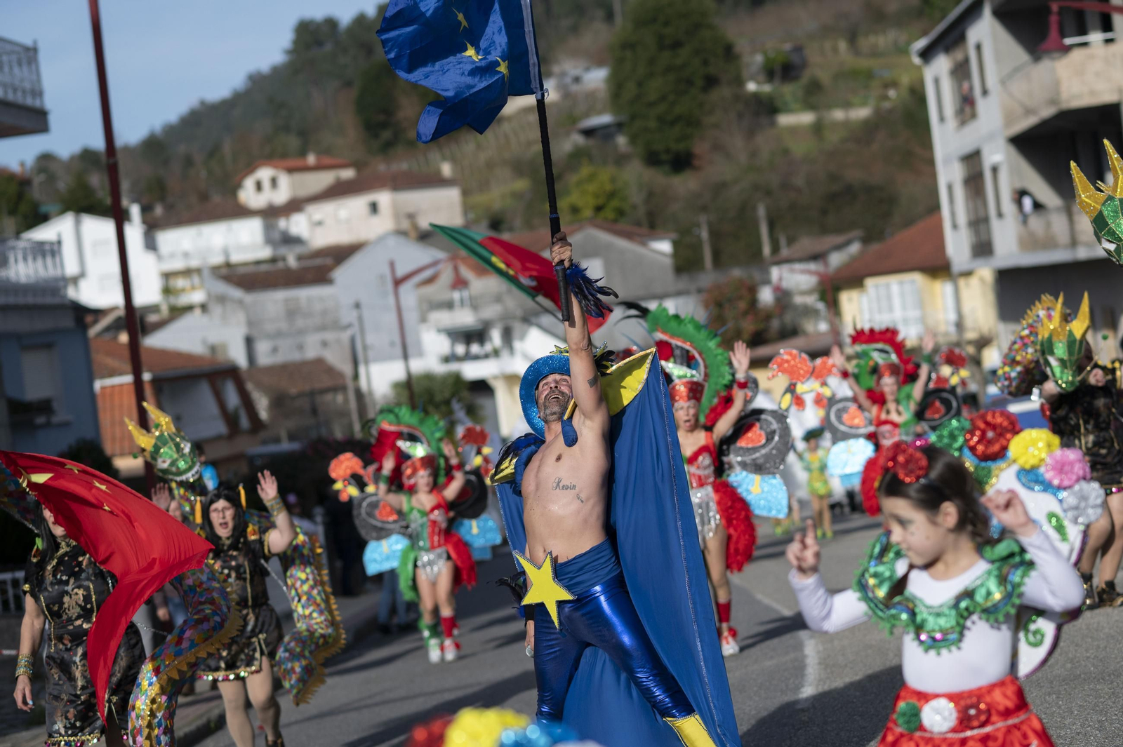 Galería | O Zamaruco dixo adeus ao Entroido en Cortegada o Entroido coas súas comparsas