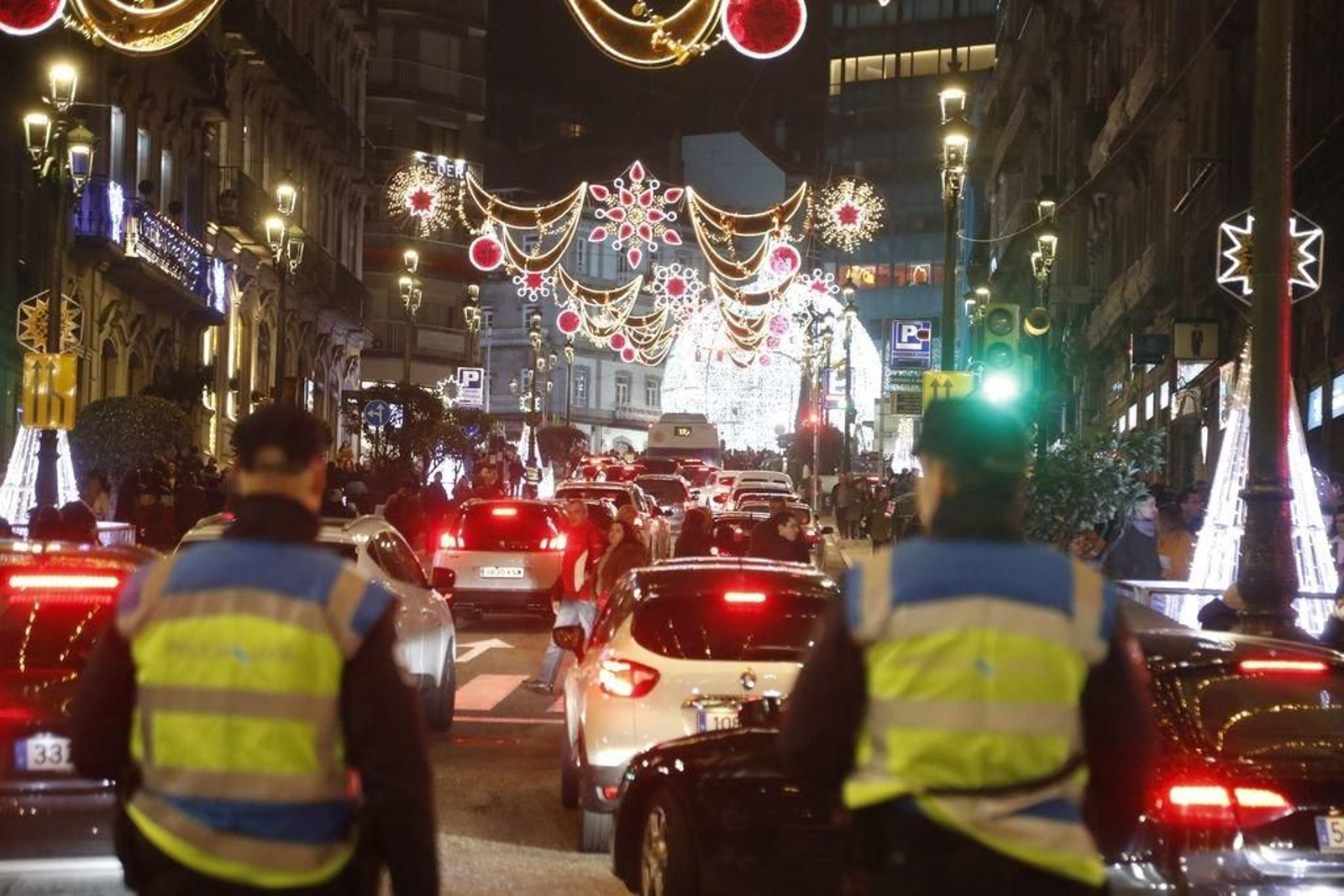 Los turistas invaden Vigo en el Puente200