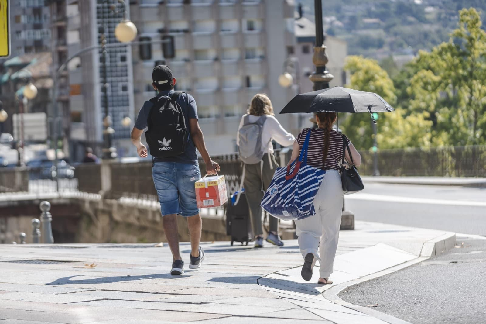 Galería | Ourense vive un día atípico de calor veraniego en septiembre