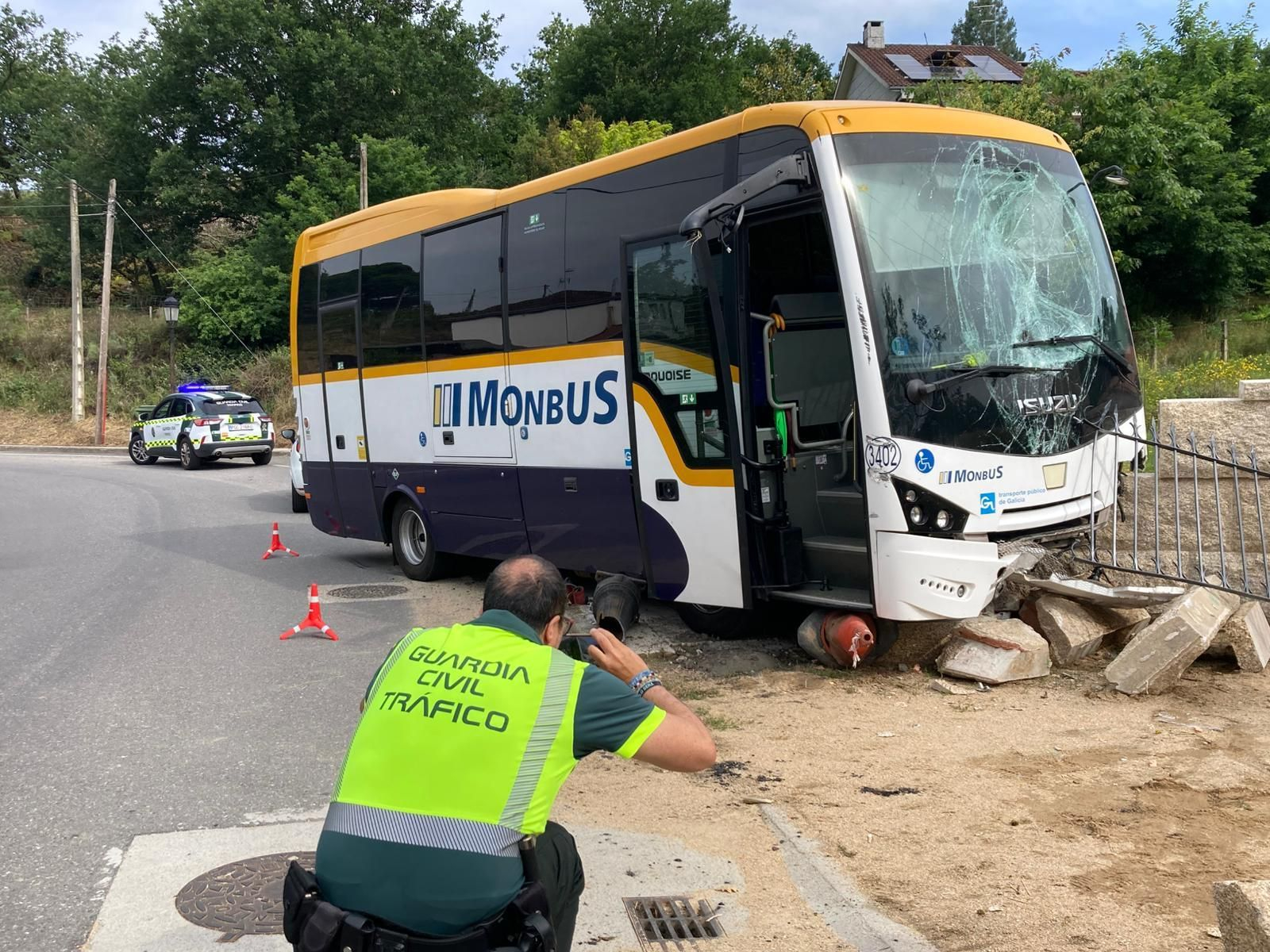 El estado del autobús tras el accidente.