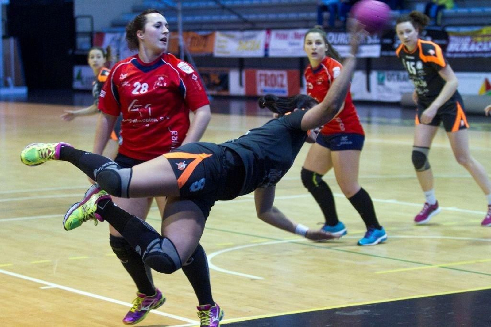 El Porriño cayó ayer en su pabellón por primera vez en la presente temporada.