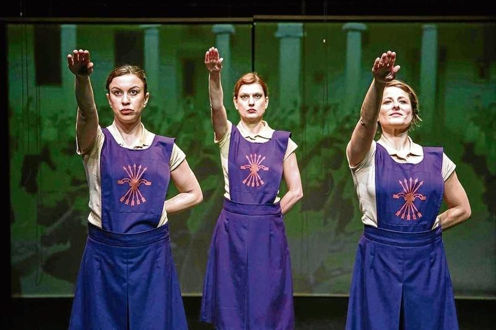 Un momento de la funcion "La sección".