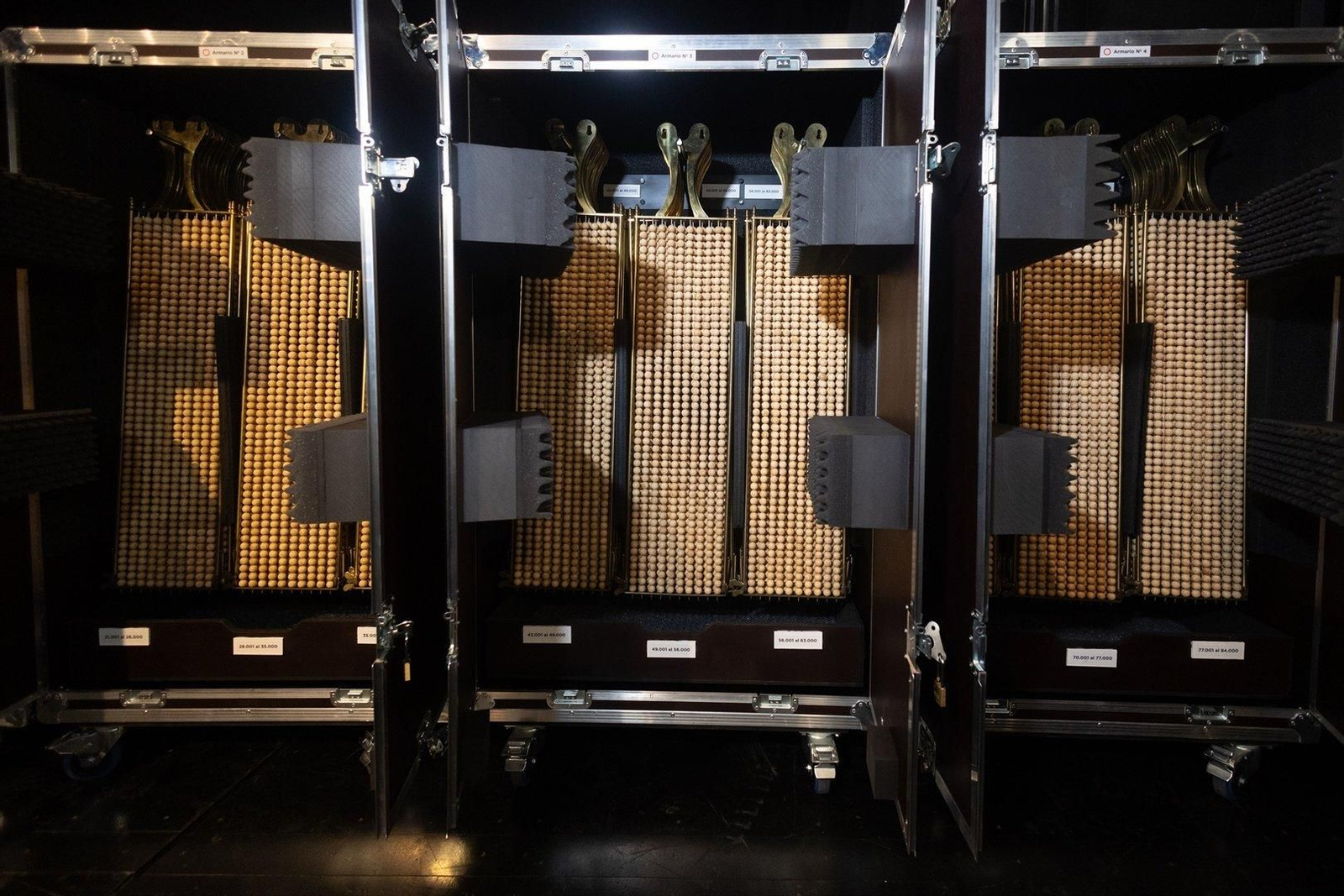 Bolas de los bombos del sorteo de Lotería de Navidad. // E.P.