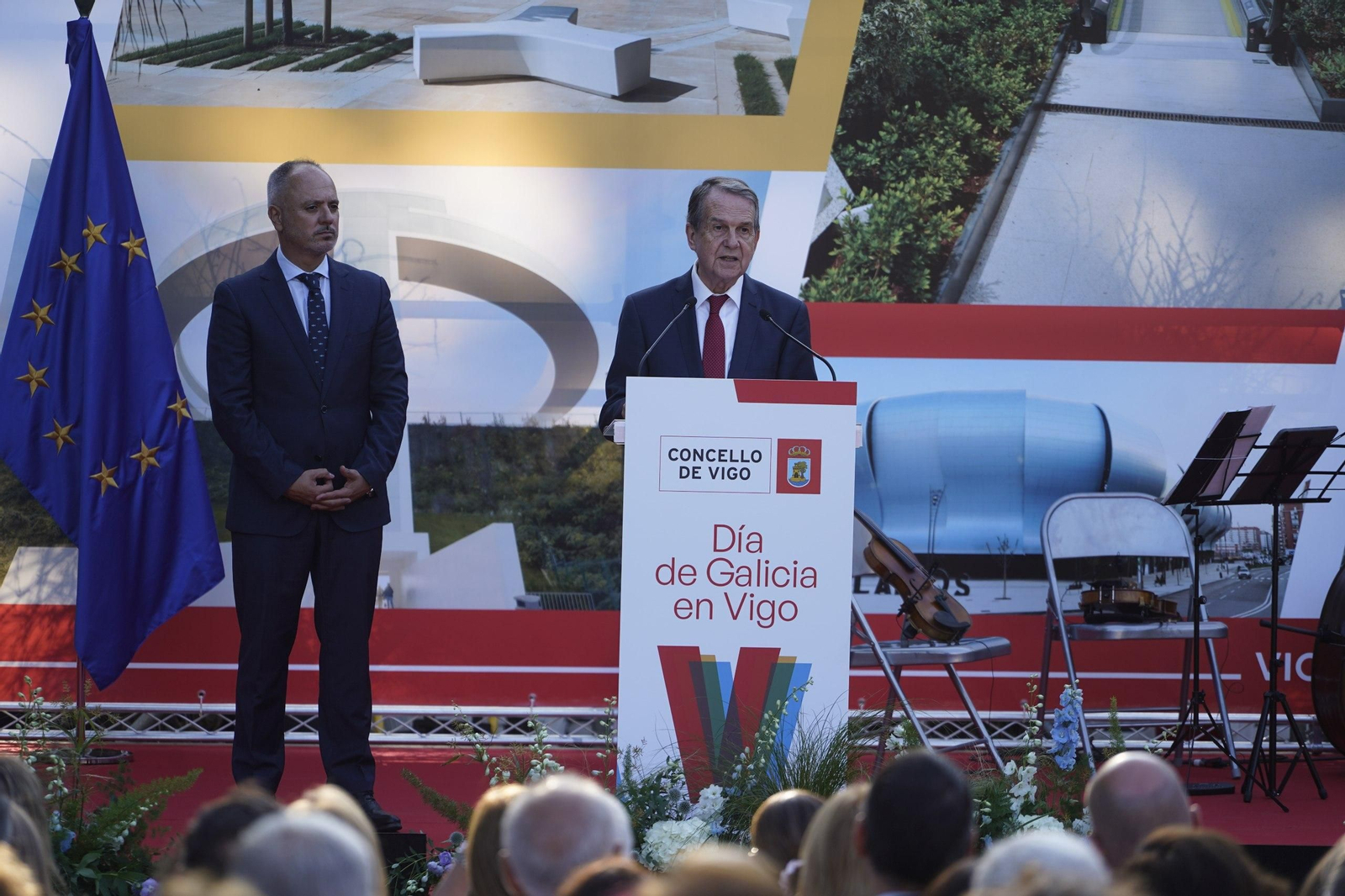 Galería | Vigo celebra o Día de Galicia cun acto en Castrelos
