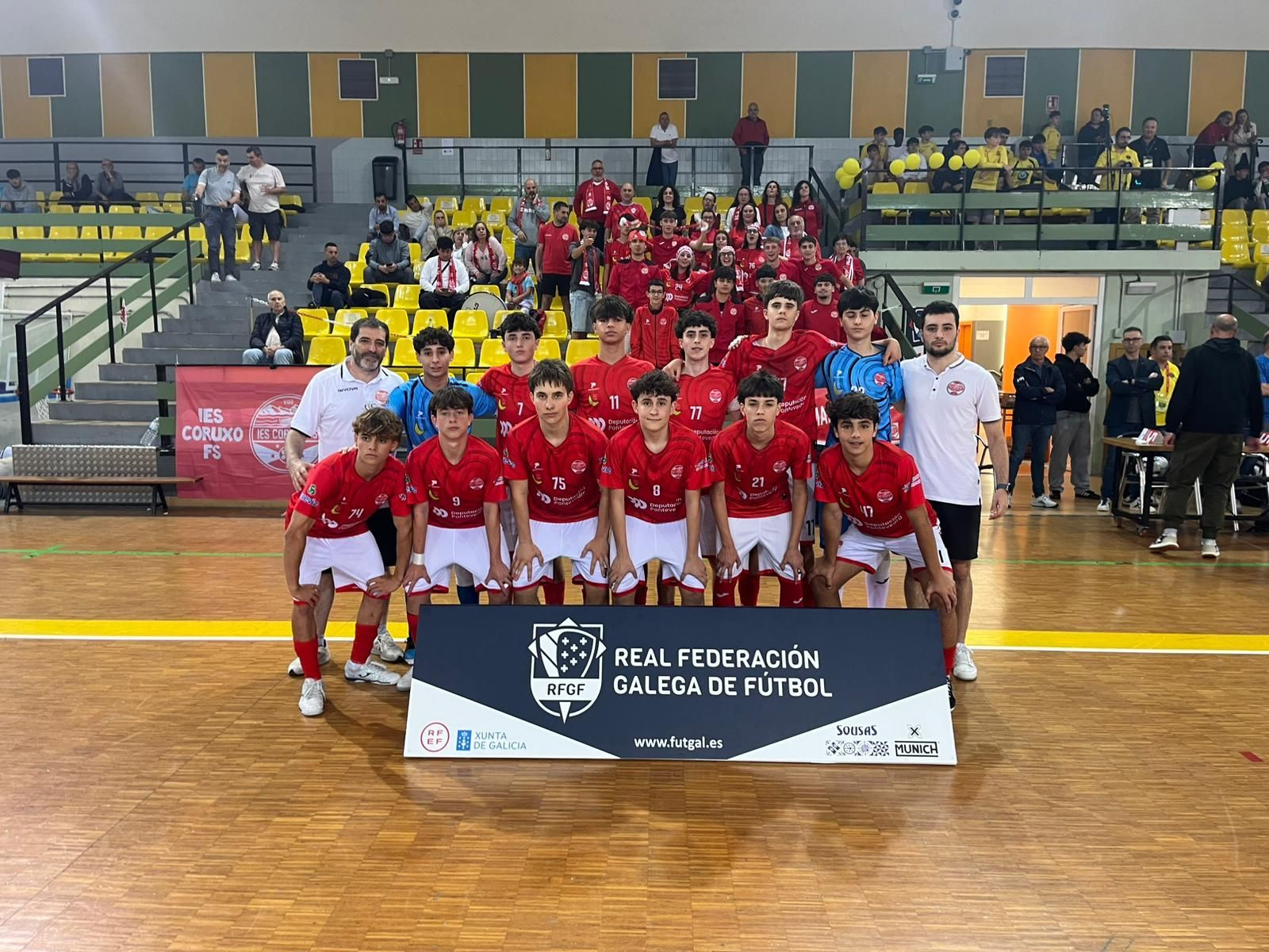 Galería | La cantera del fútbol sala gallego disfruta de sus finales en Ourense