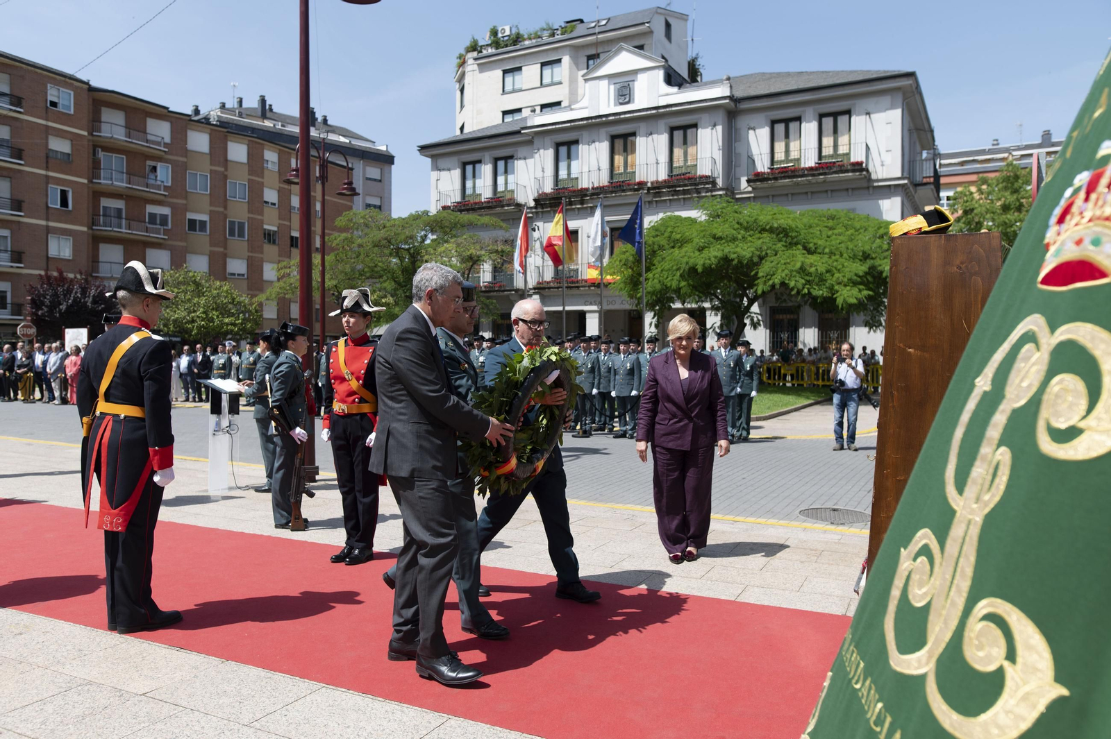 Galería | O Barco de Valdeorras se vuelca con el 182 aniversario de la Guardia Civil