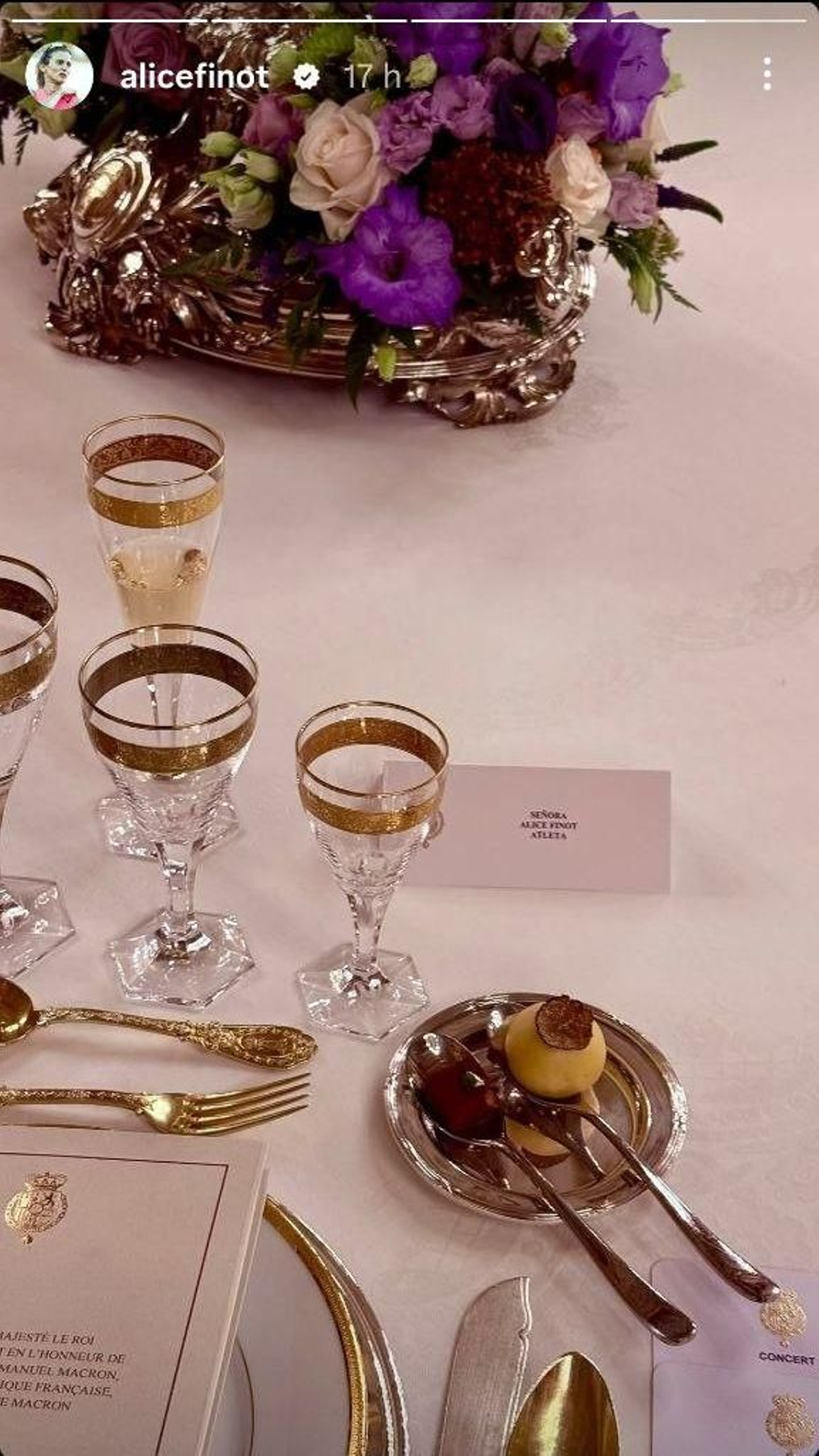 Detalles de la mesa en la que se sentó Alice Finot.