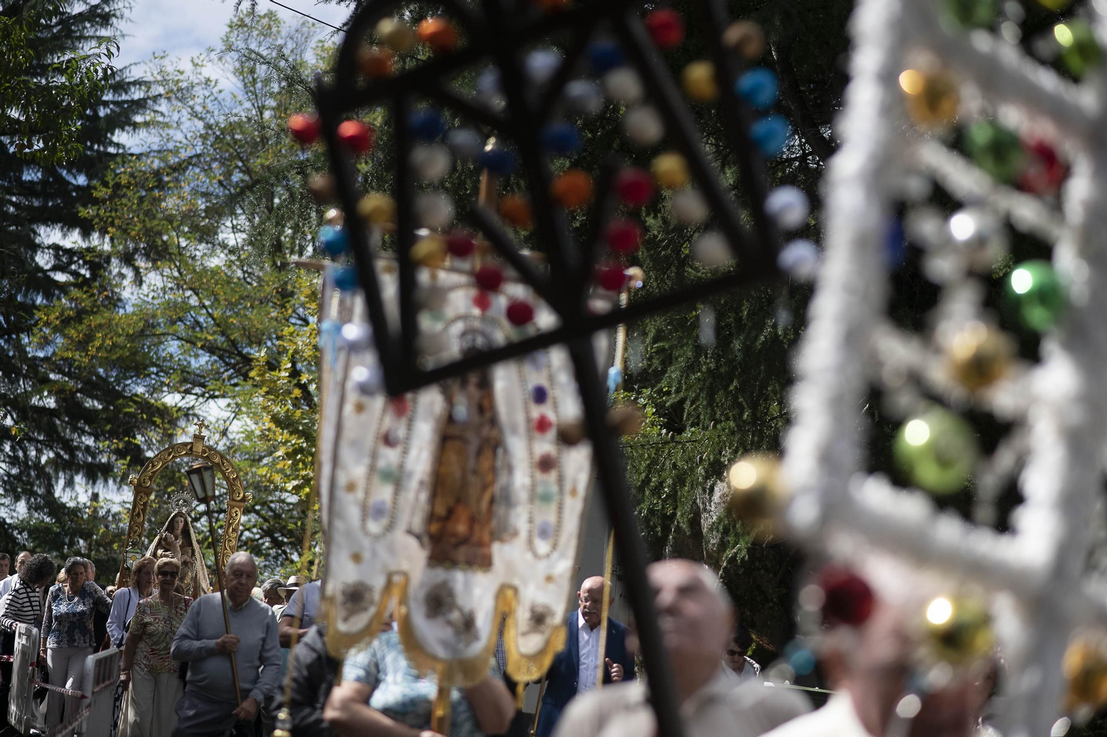 Galería | Los fieles llenaron Rabal, en Celanova, con su devoción mariana
