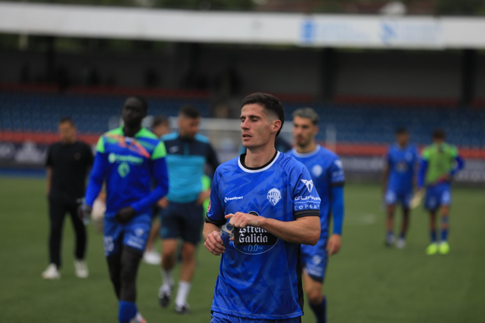 Galería |  Tarde triste en O Couto con el Ourense CF en descenso tras la derrota