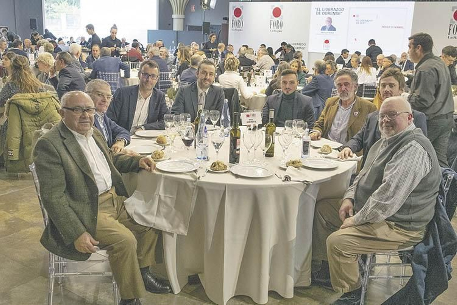 Antonio Vázquez, de Industrias Cárnicas Requeno; José Antonio Vázquez, presidente de Cegasal; Fran Padín, del PP de Ourense; Fernando Suárez, pte. del Consejo de Colegios de Ingeniería Informática; Julio Gutiérrez, del PP de Ourense; Xosé Mosquera, extrabajador de la Deputación; Nicolás Reynes, coordinador de Partenalia, y Luis González Tosar, pte. de la Fundación Ínsua dos Poetas.
