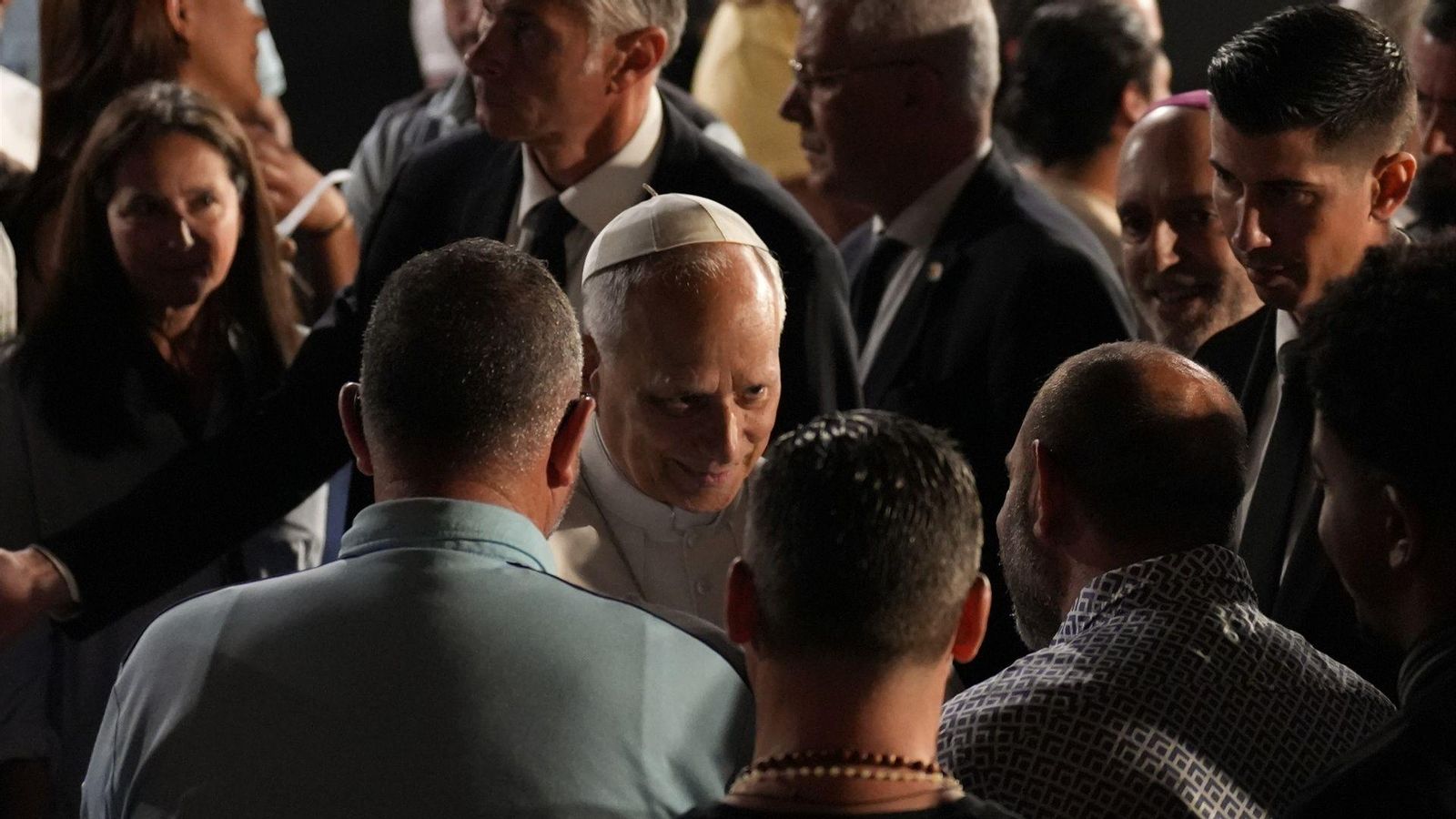 El papa León XIV, durante la visita al centro penitenciario Brians 1.