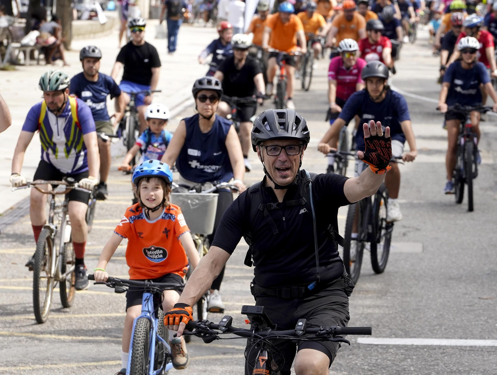 Galería | El ciclismo toma Vigo con la primera edición del Día de la Bici de Atlántico