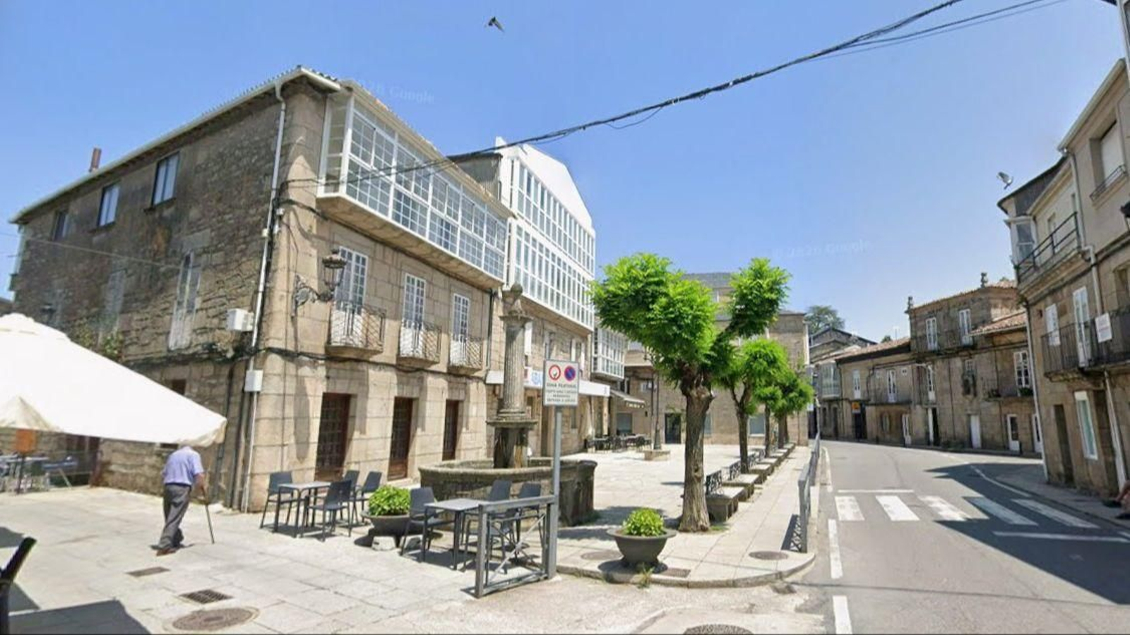 Praza do Pilón, Trives