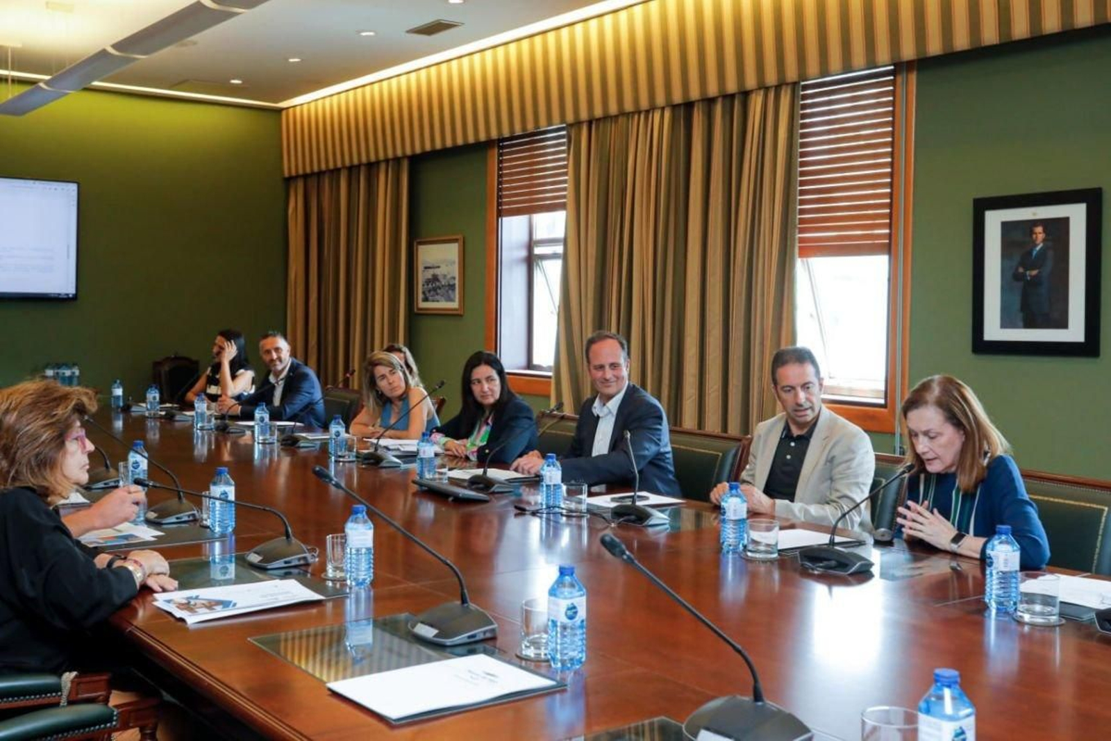 El conselleiro do Mar, en la reunión del comité celebrado ayer en el Puerto de Vigo.