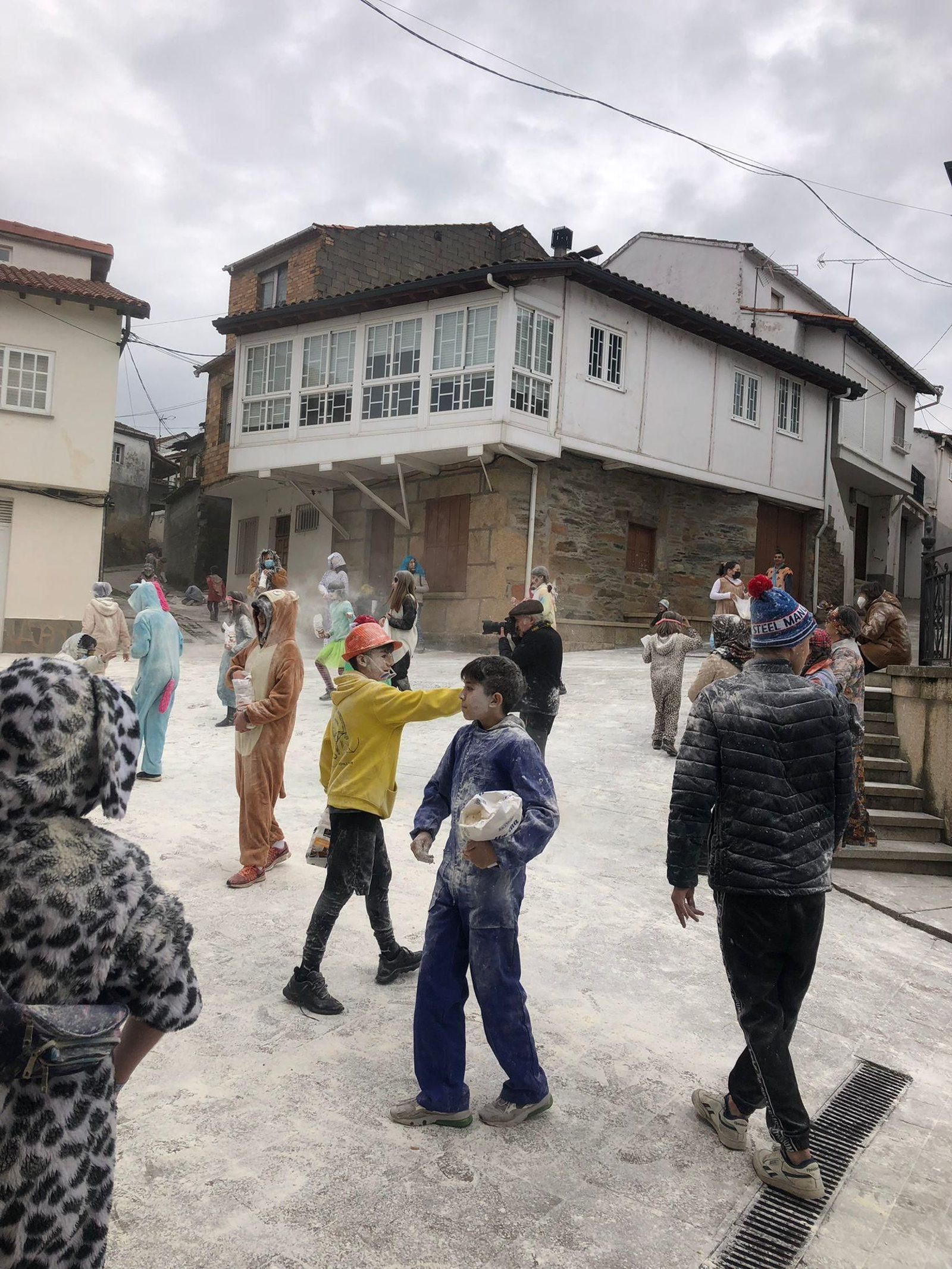 Harina en Laza. (Foto: Entroido de Laza).