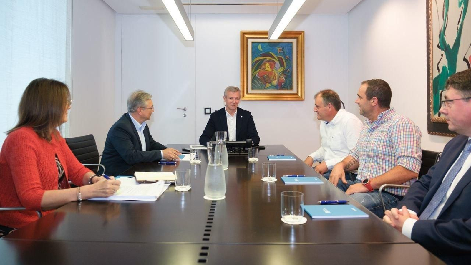 Alfonso Rueda, Luis Menor y Paz Rodríguez, reunidos con representantes de la Comunidad de Regantes de A Limia