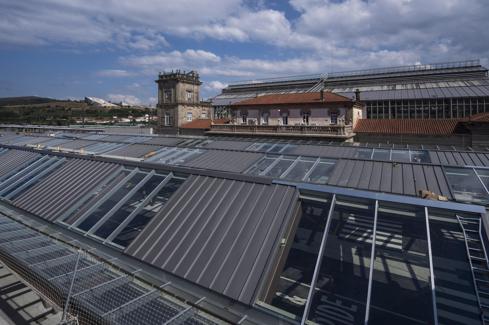 Galería | La estación intermodal de Santiago culmina con una moderna galería para los viajeros, en fotos