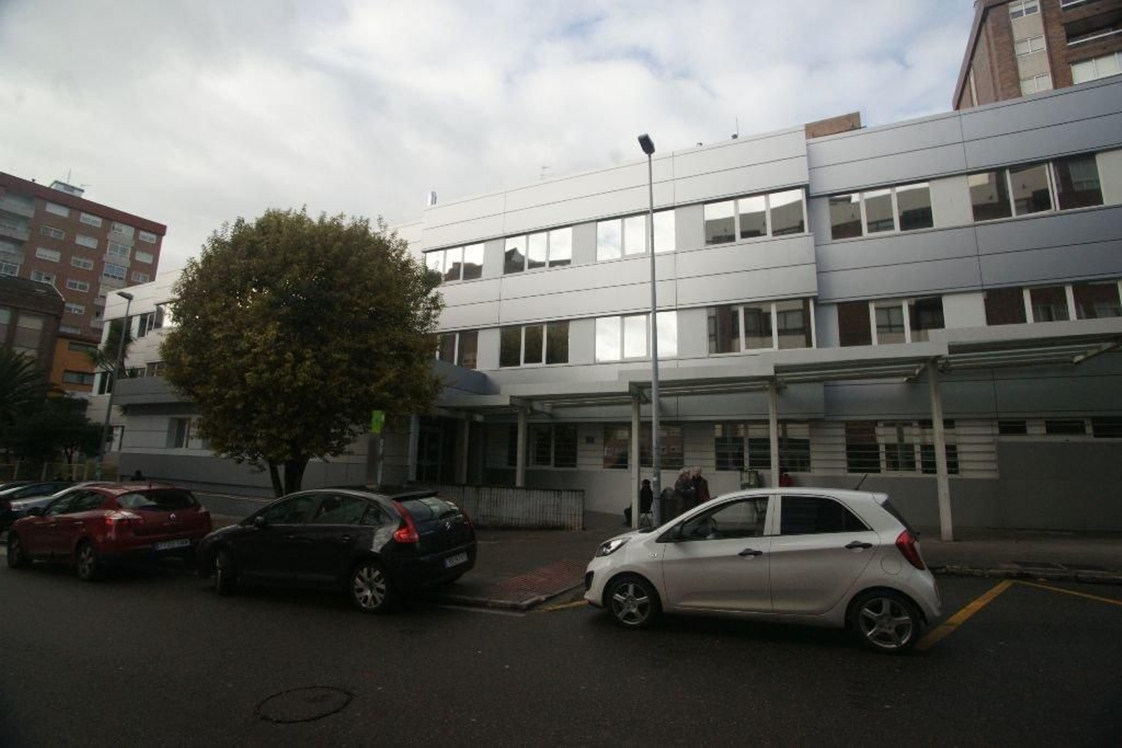 El centro de salud de A Doblada es uno de los que asumen mayor volumen de población.