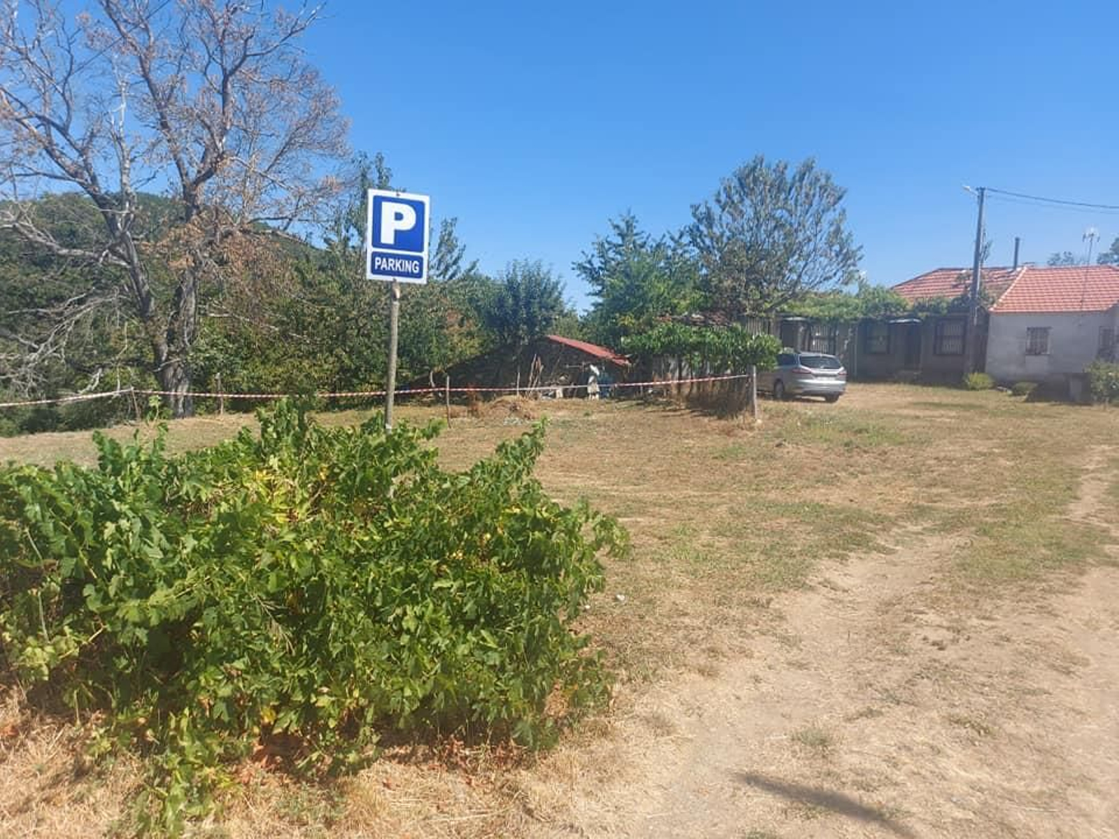 El terreno dispuesto para el aparcamiento. (Foto: cedida).