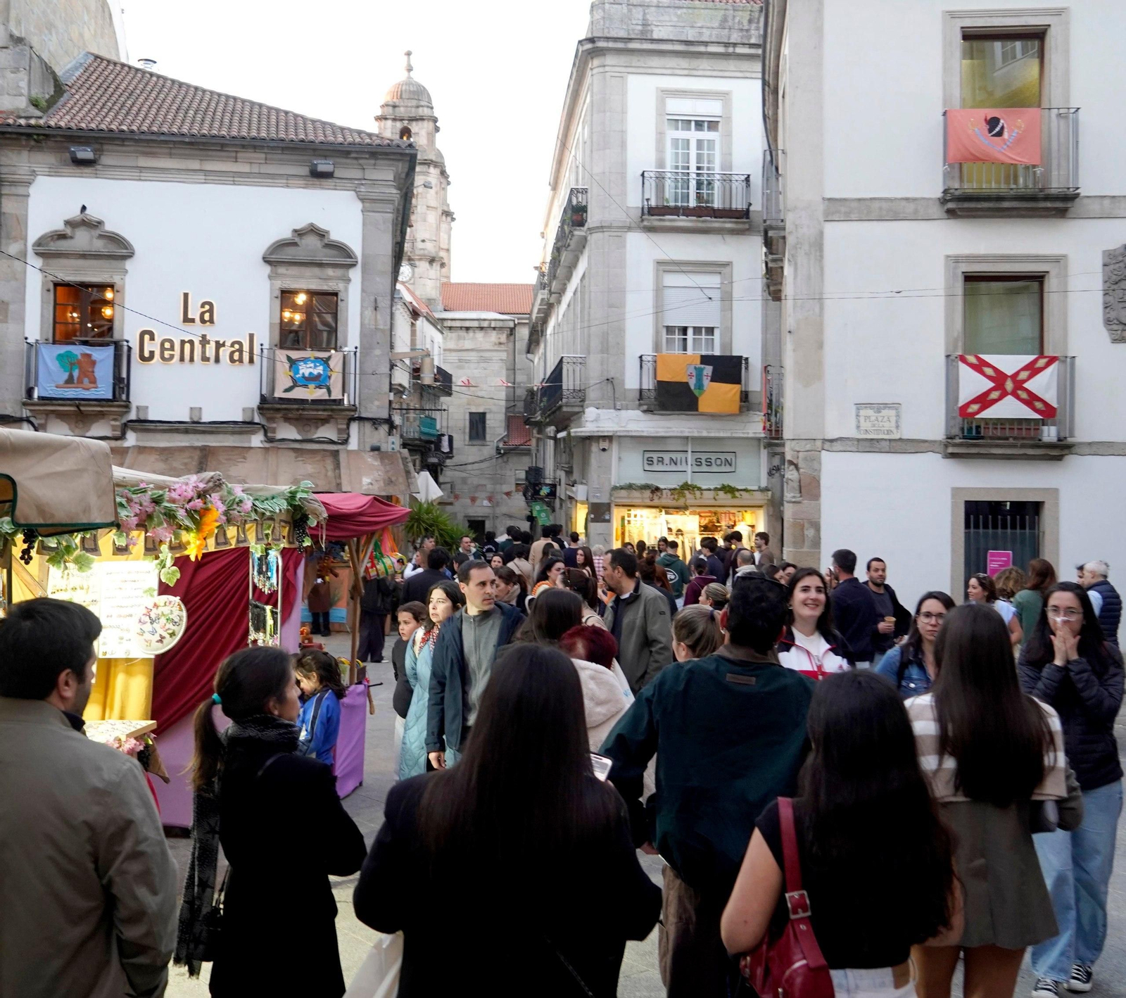 Galería | Ambiente festivo en el Casco Vello para celebrar la Reconquista