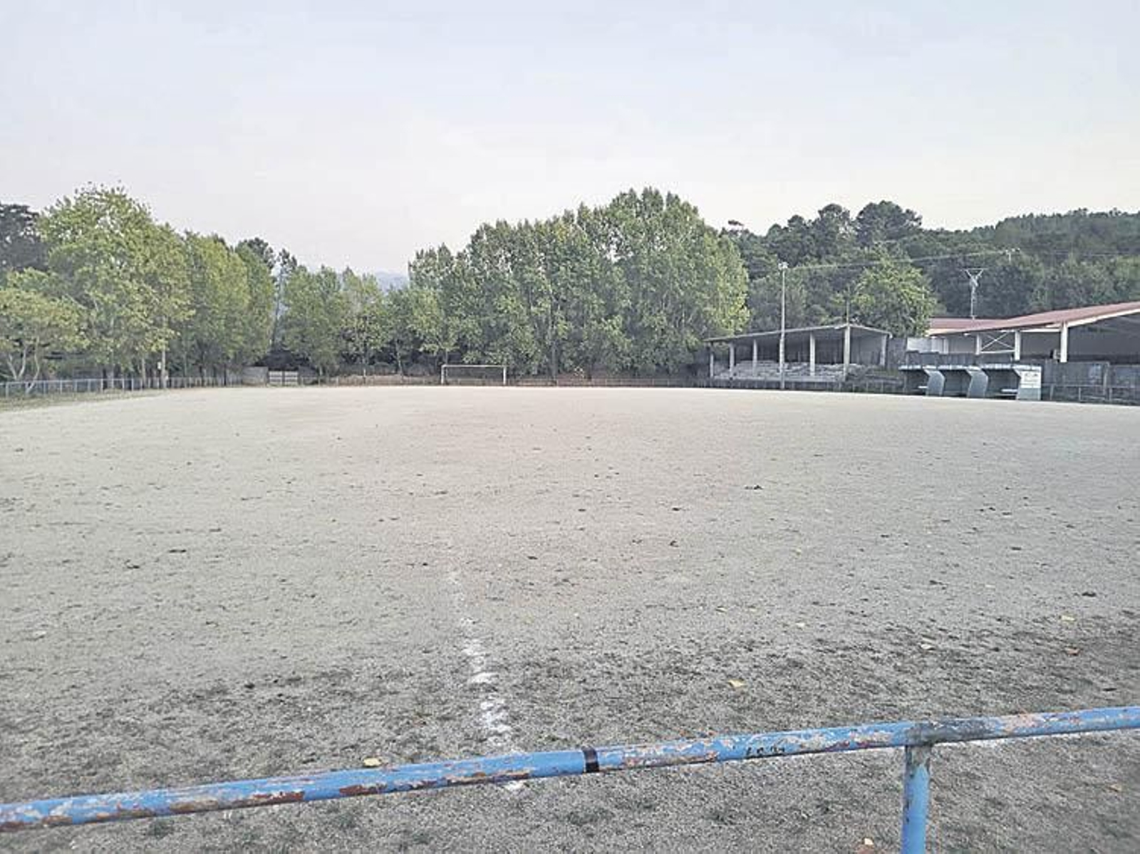 El campo de Paraño necesita una remodelación urgente tras su inauguración en 1977.