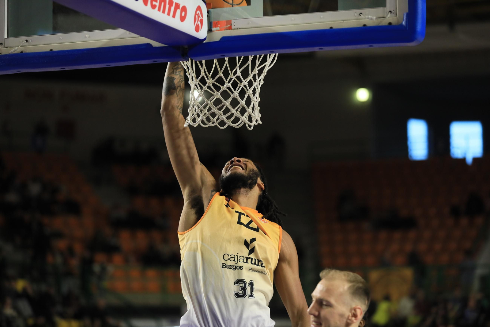 Galería | El COB sufre pero gana de nuevo en el Pazo