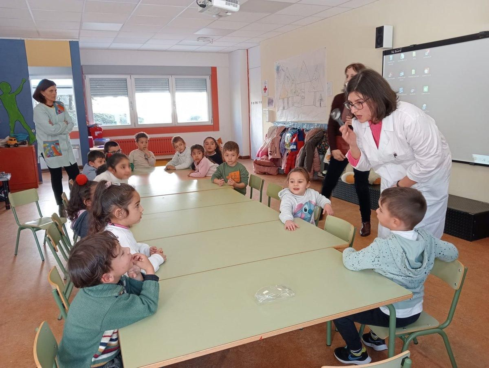 Atendendo ás explicacións antes de comezar.