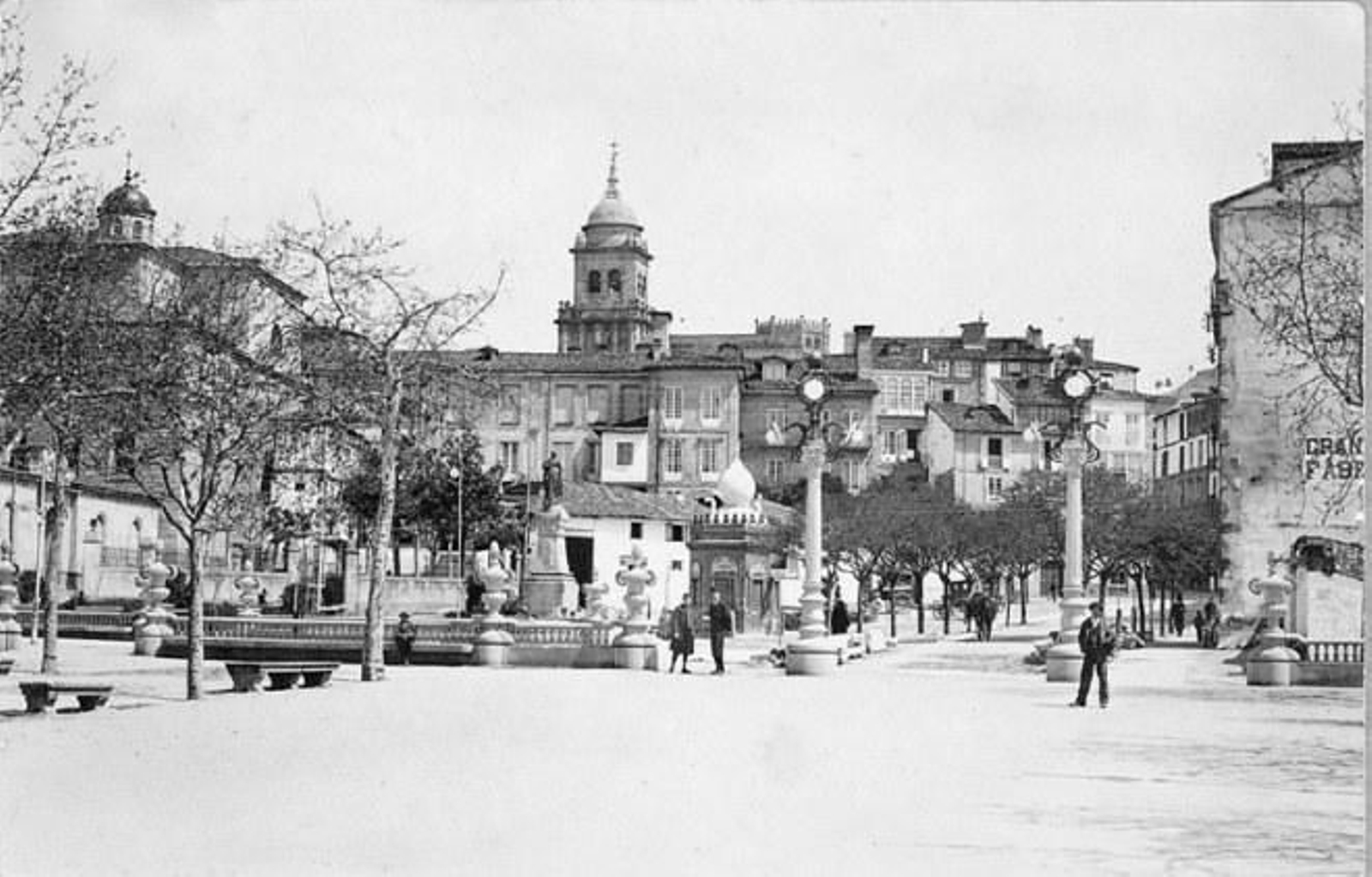 Formaban angiguamente la Horta do Concello, nombre debido a que en ella celebraban sus asambleas los vecinos de Ourense.