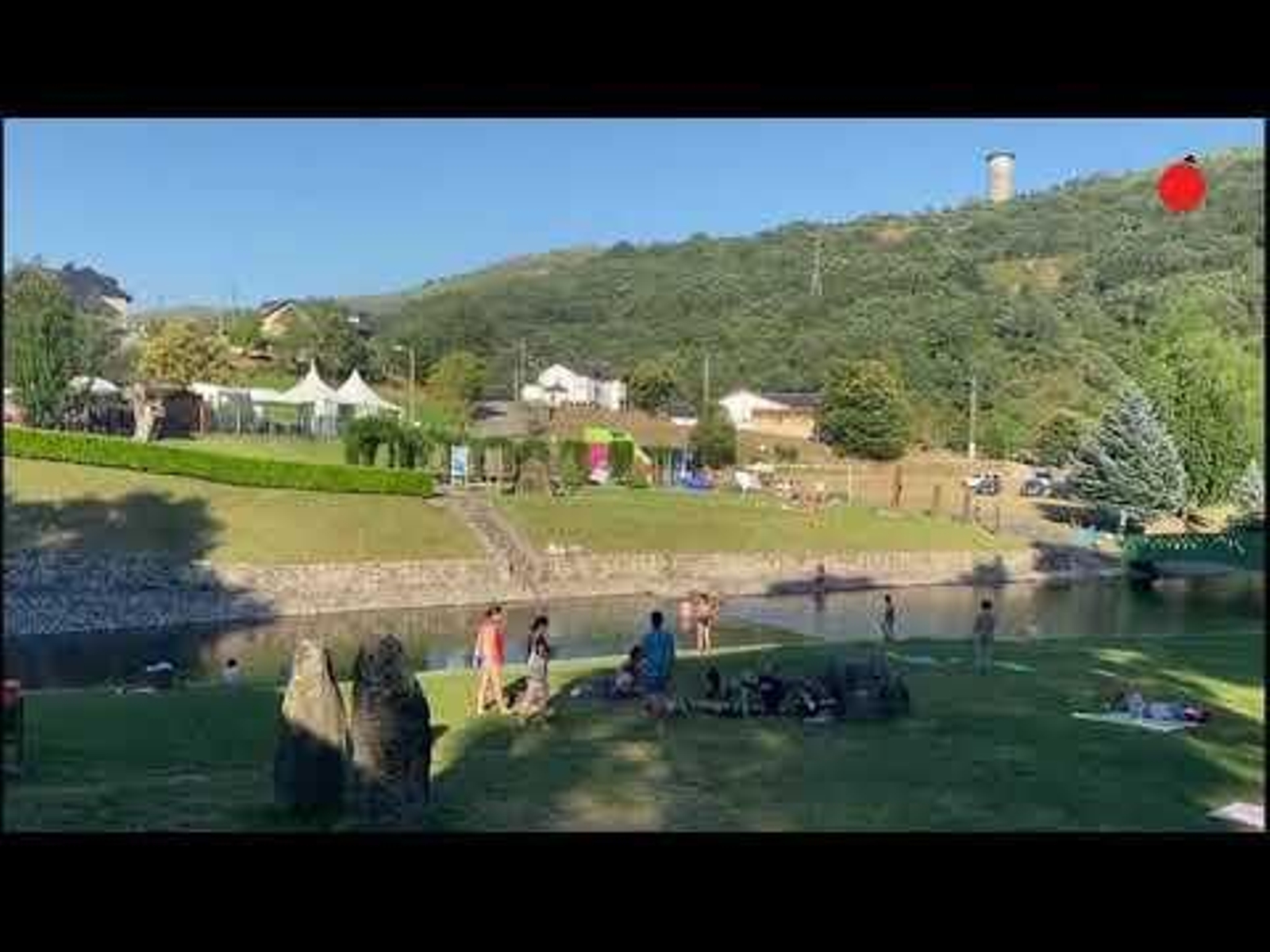 Lleno en la playa fluvial de Vilariño de Conso