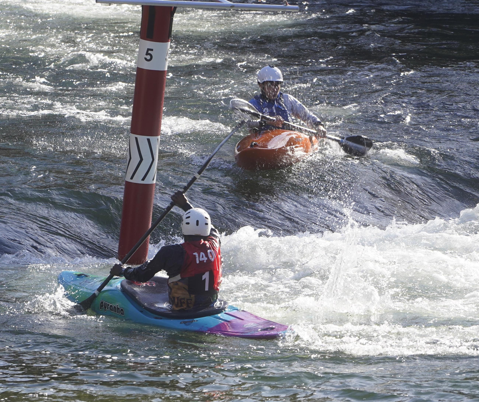 Galería | Mondariz Balneario acogió el Gallego de slalom y kayak cross