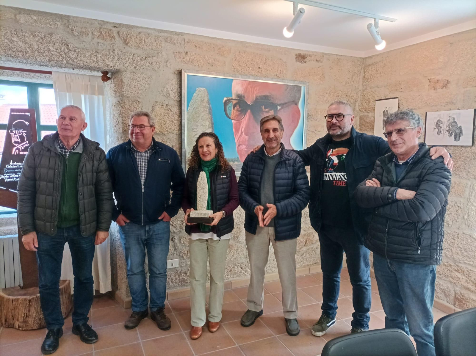 Delfín Caseiro, A. Míguez, Sabela Rodríguez, Antón Jardón, X.L. Carreira, y Manolo Seoane. (P.P.)