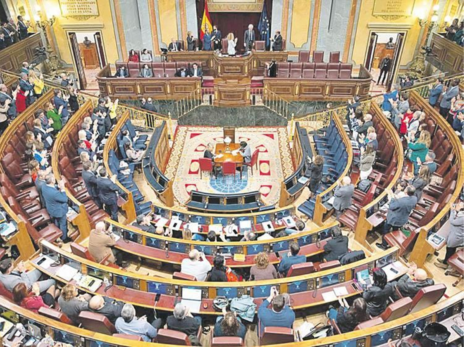Los diputados en el hemiciclo.